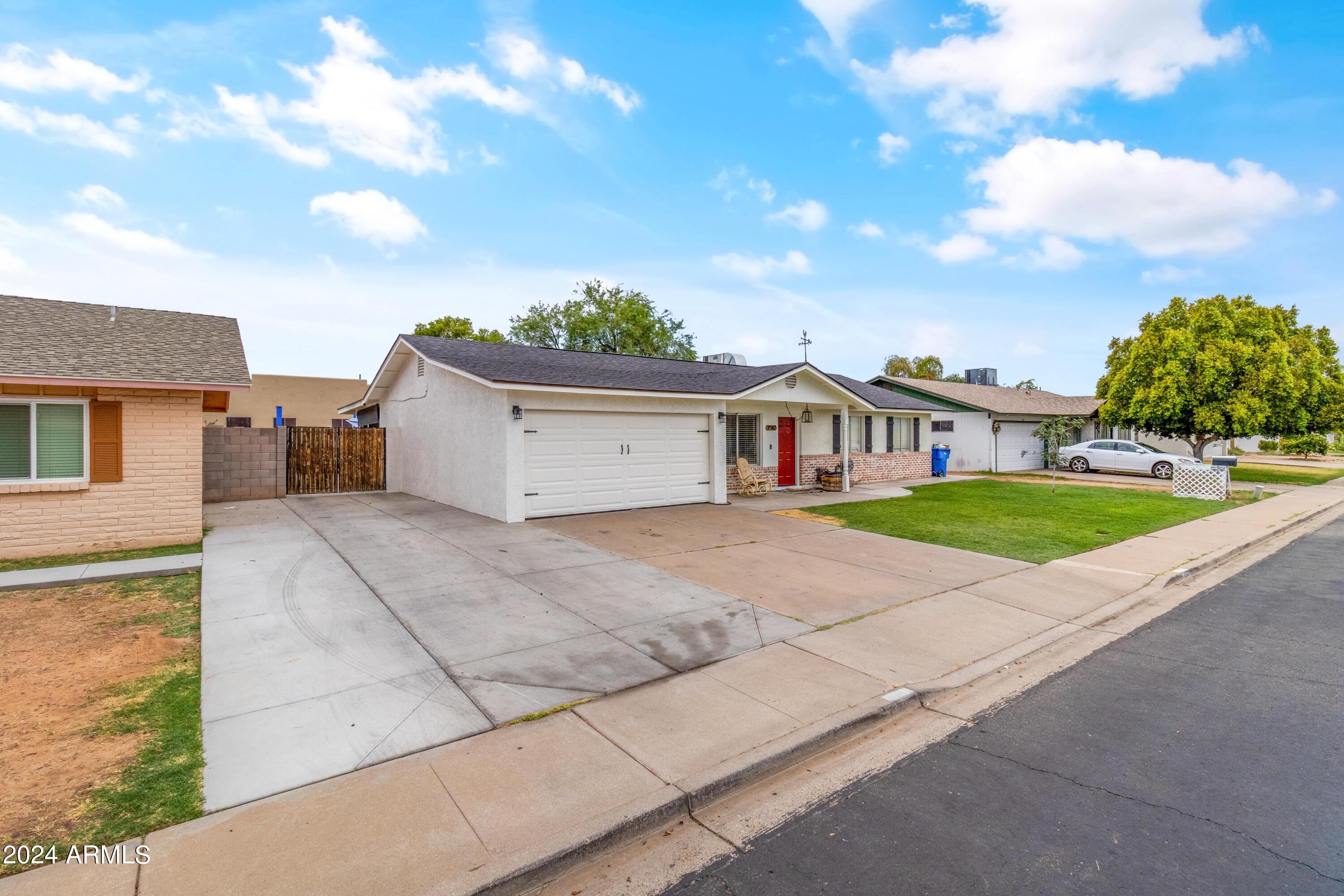3510 E CAPRI Avenue