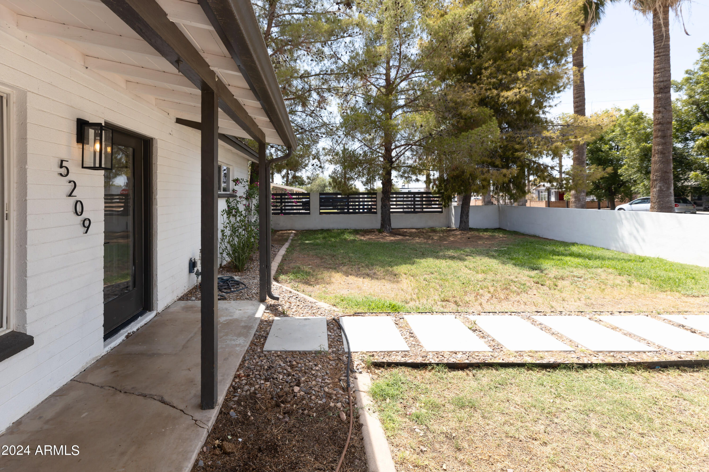5209 E VIRGINIA Avenue