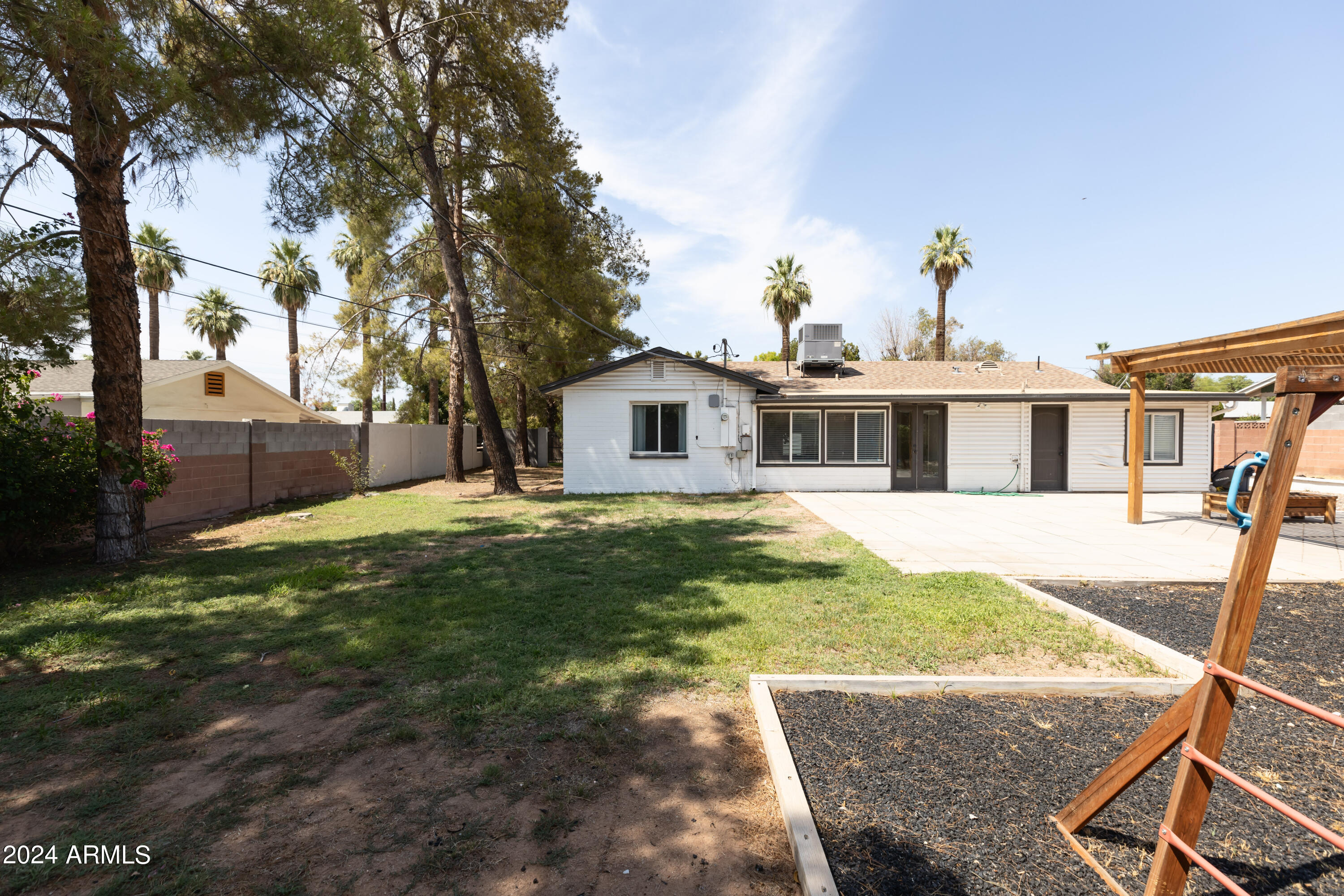 5209 E VIRGINIA Avenue