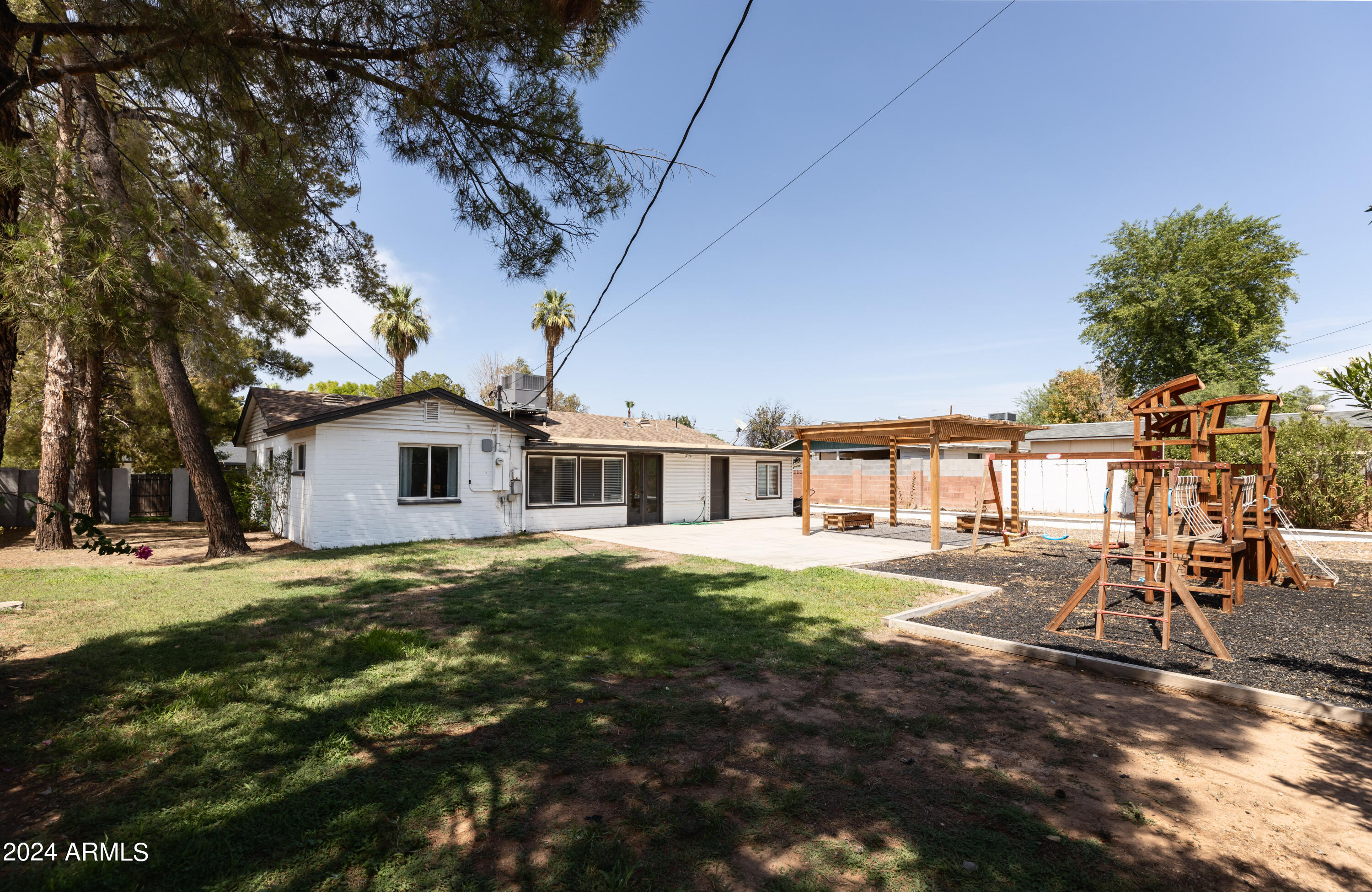 5209 E VIRGINIA Avenue