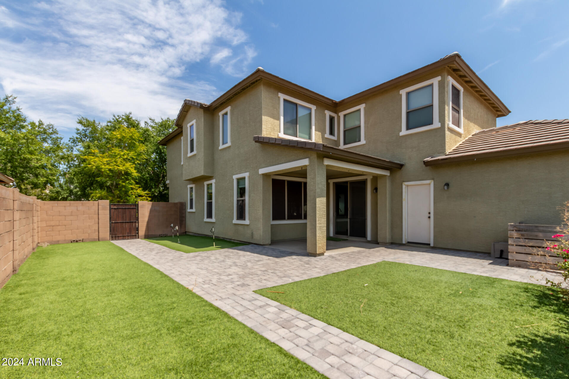 1672 S PENROSE Drive