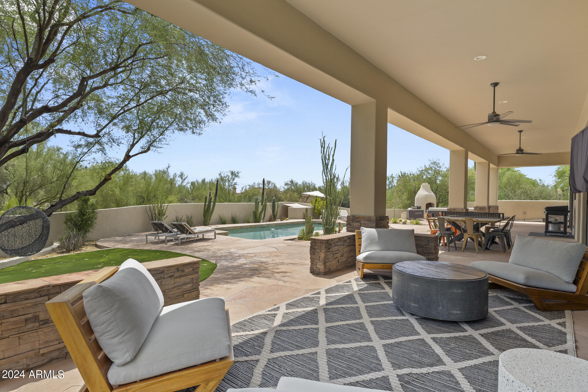 26036 N HORSESHOE Trail