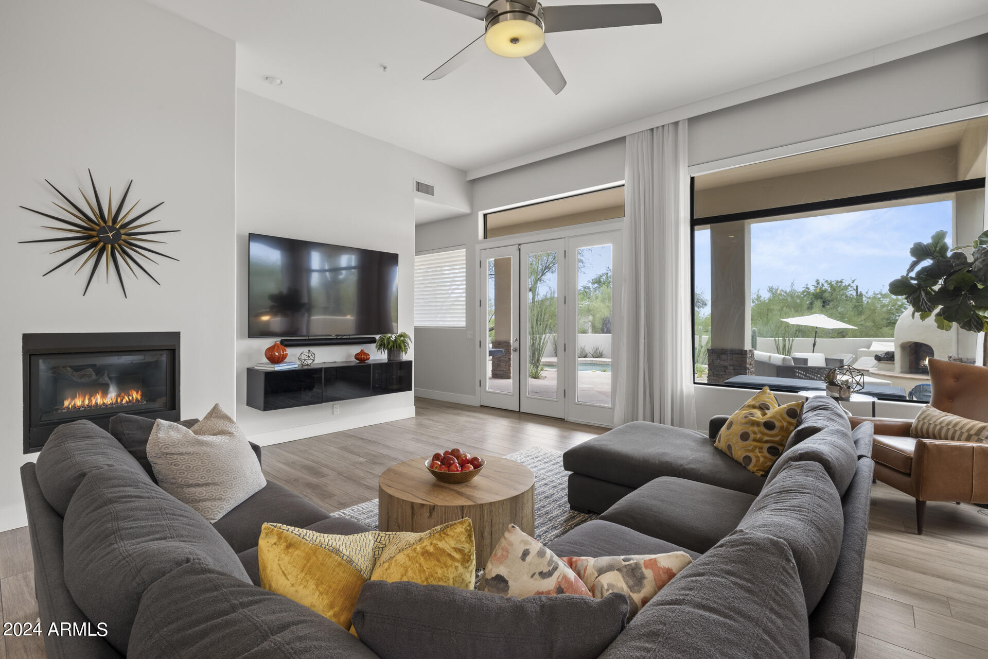 26036 N HORSESHOE Trail