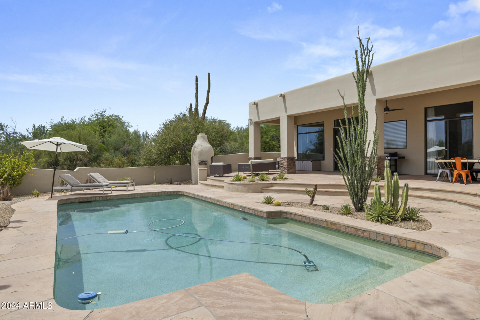 26036 N HORSESHOE Trail