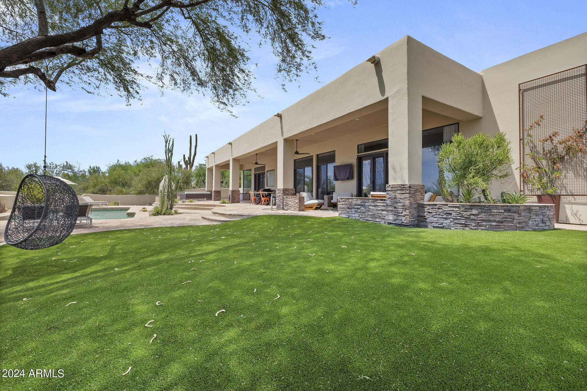 26036 N HORSESHOE Trail