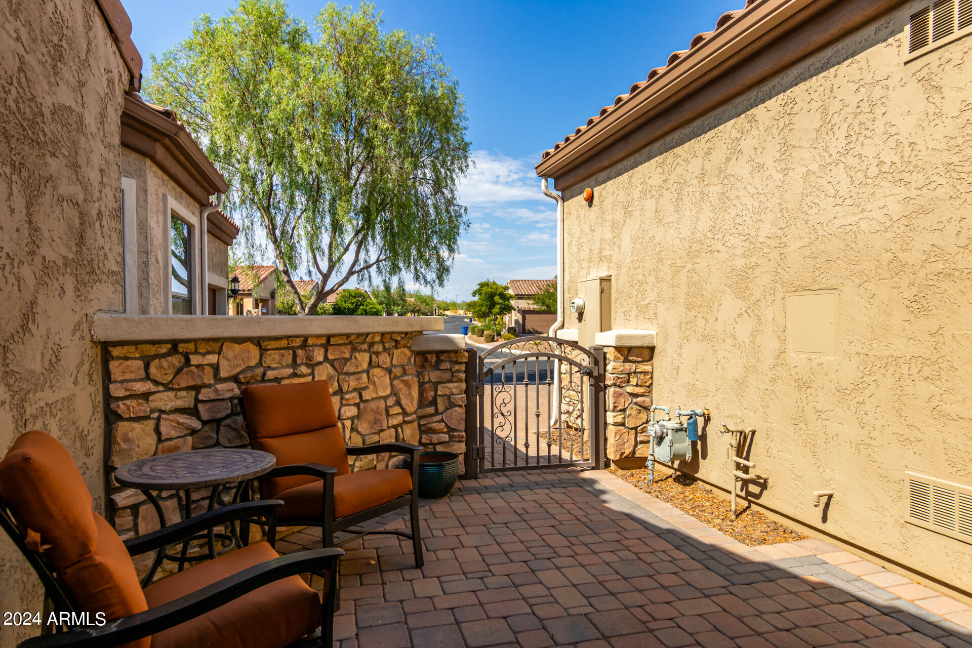 8965 E IVYGLEN Street