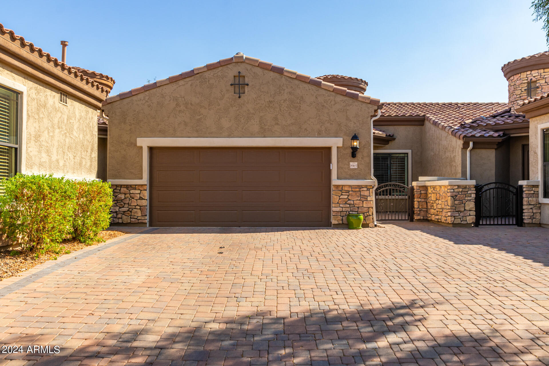 8965 E IVYGLEN Street