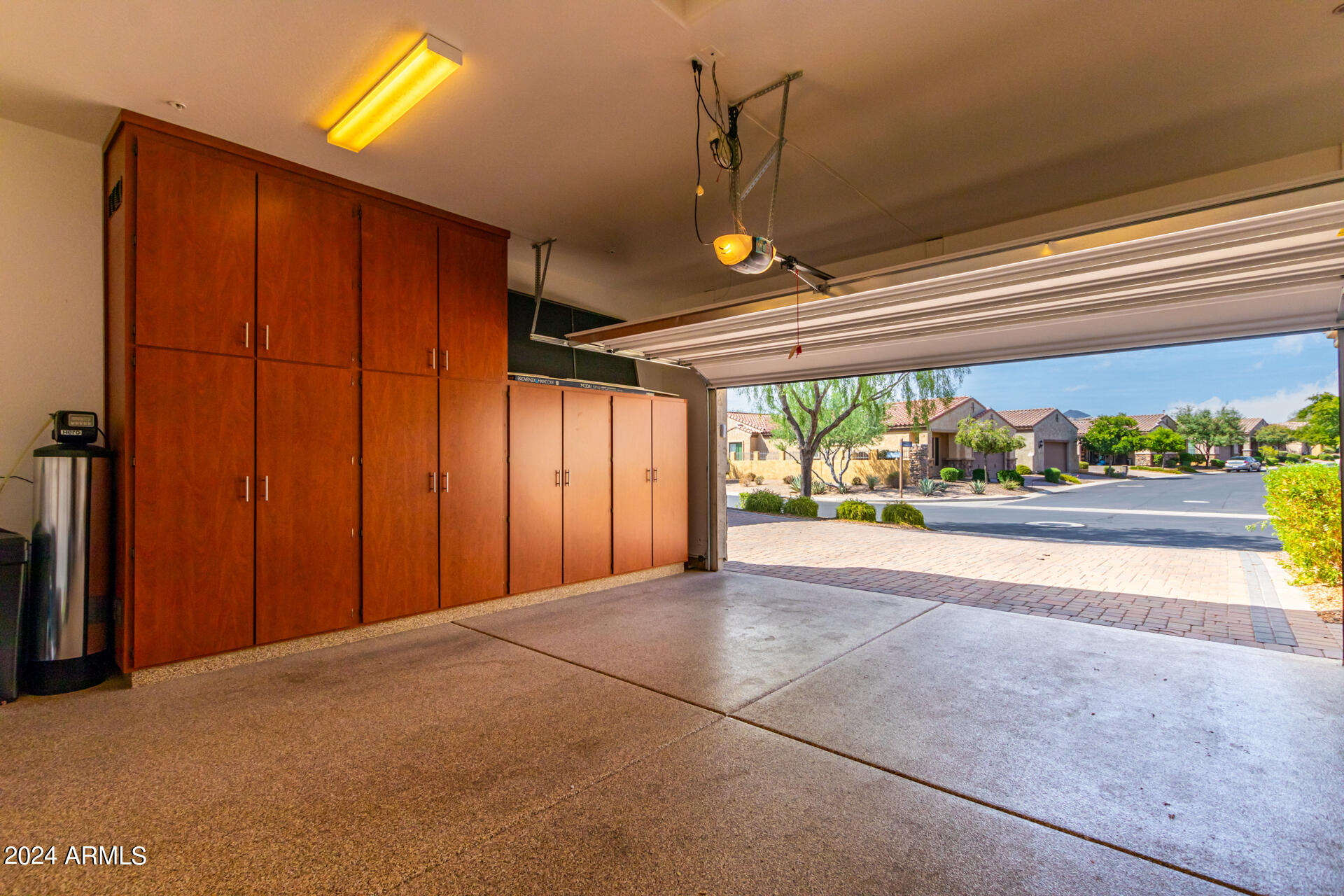 8965 E IVYGLEN Street