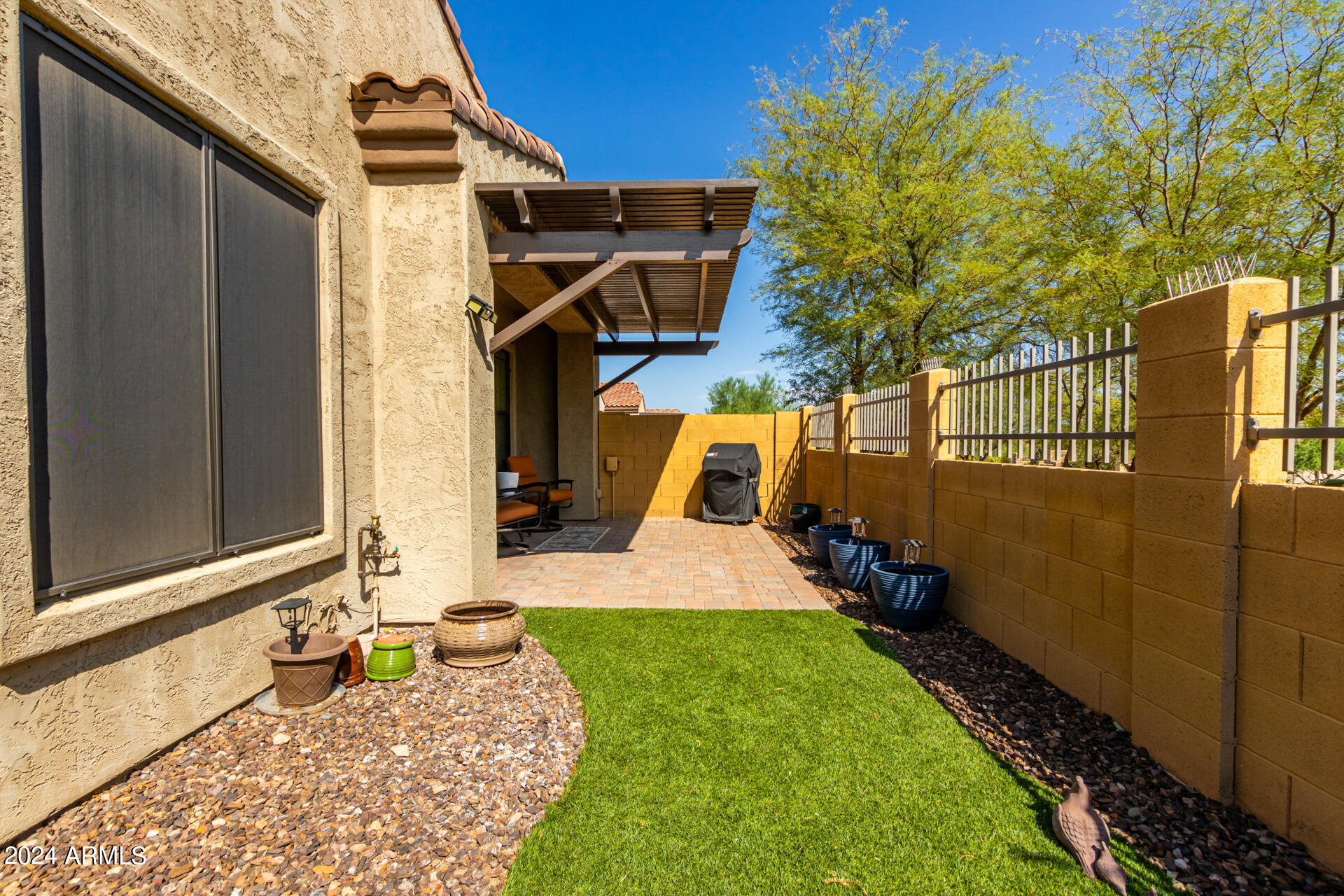 8965 E IVYGLEN Street