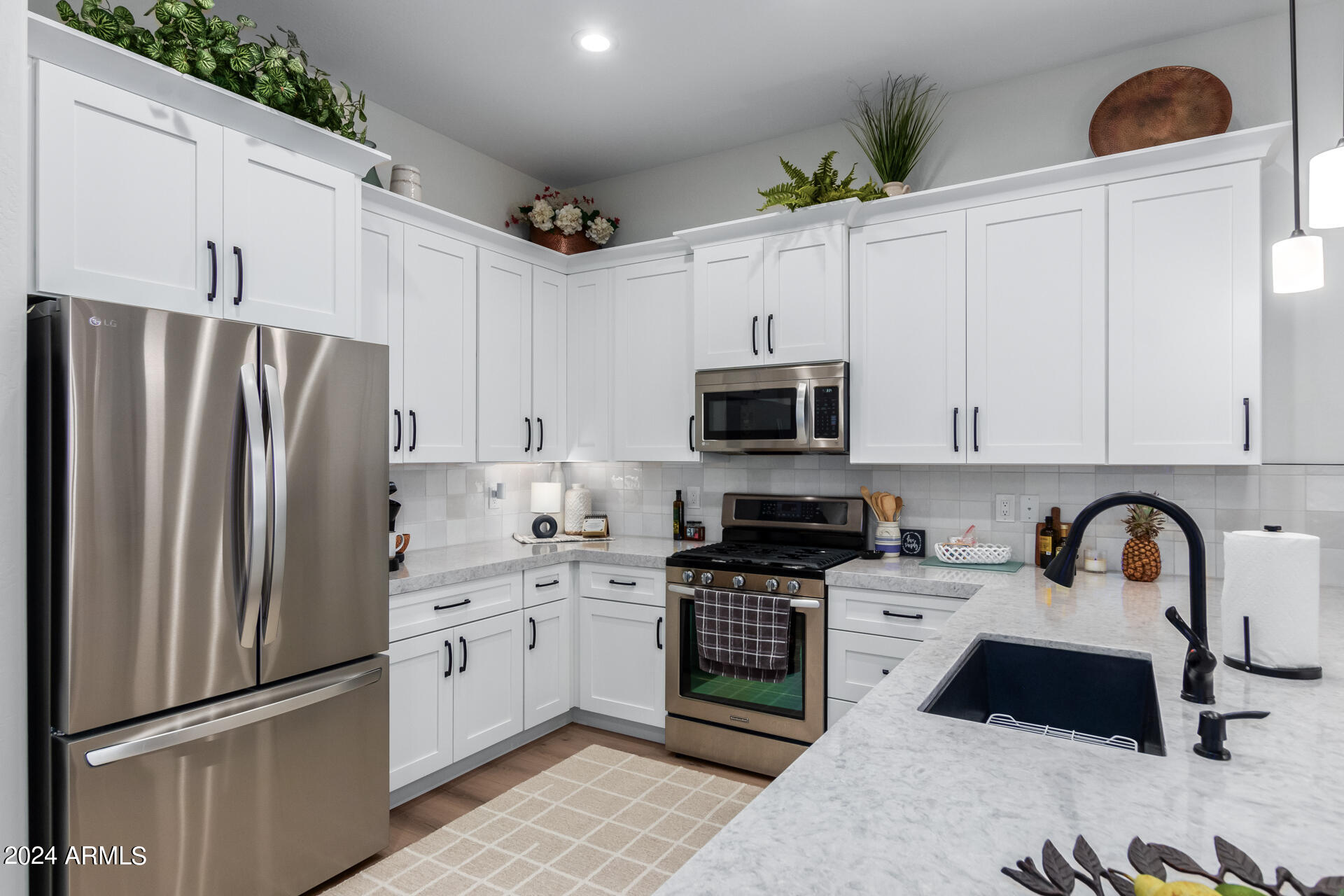 8965 E IVYGLEN Street