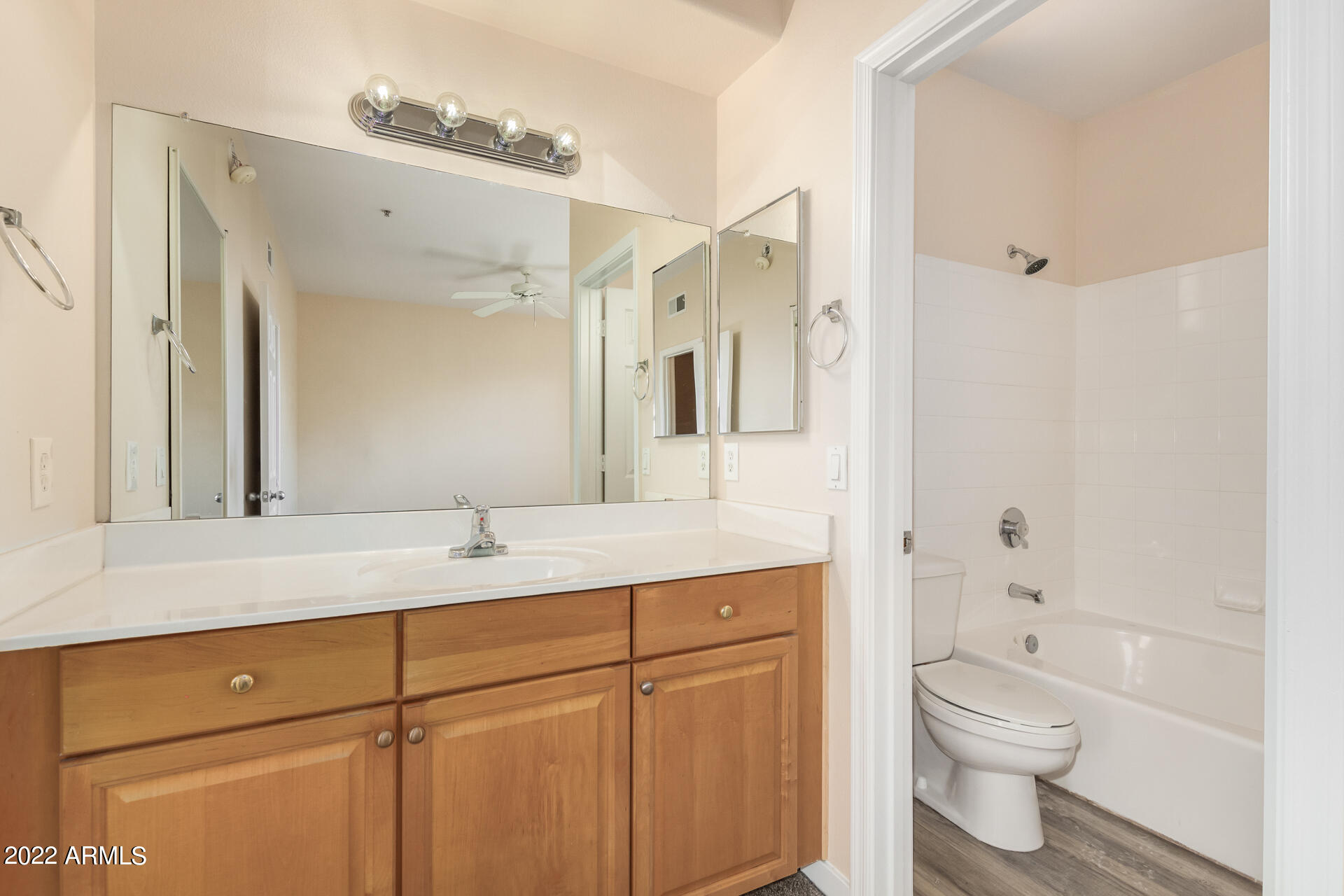 19777 N 76TH Street 1196