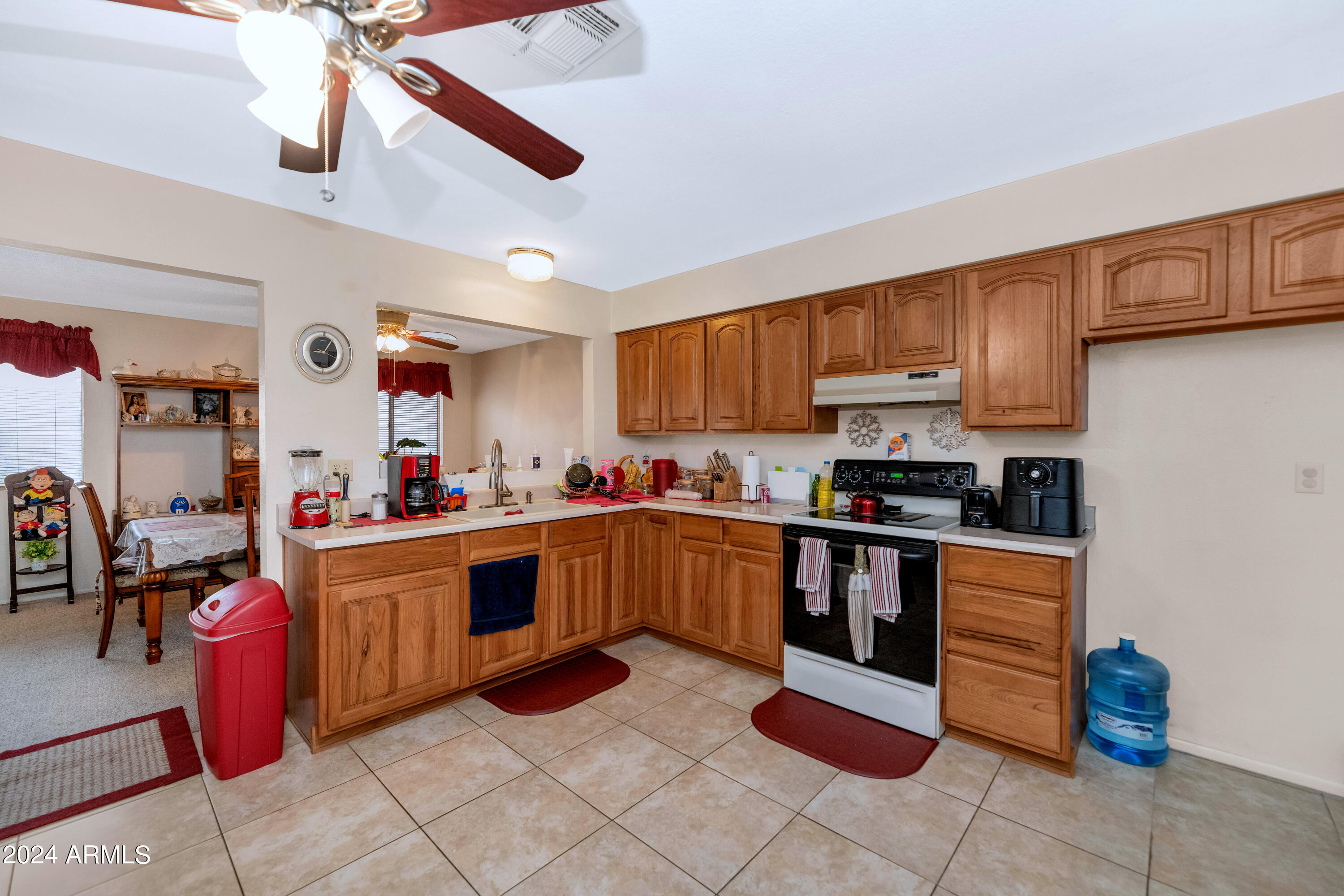 2328 E ISABELLA Avenue