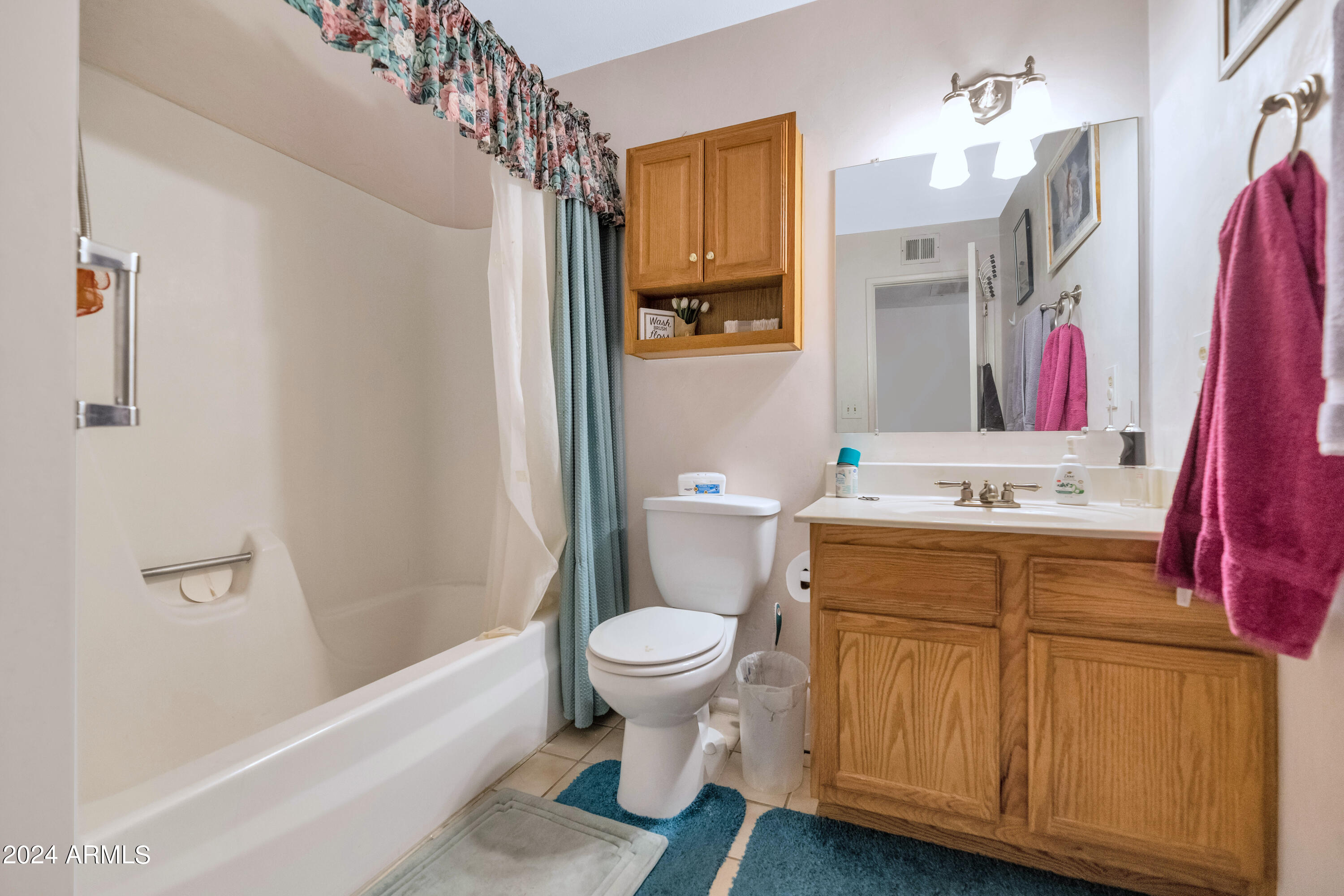 2328 E ISABELLA Avenue