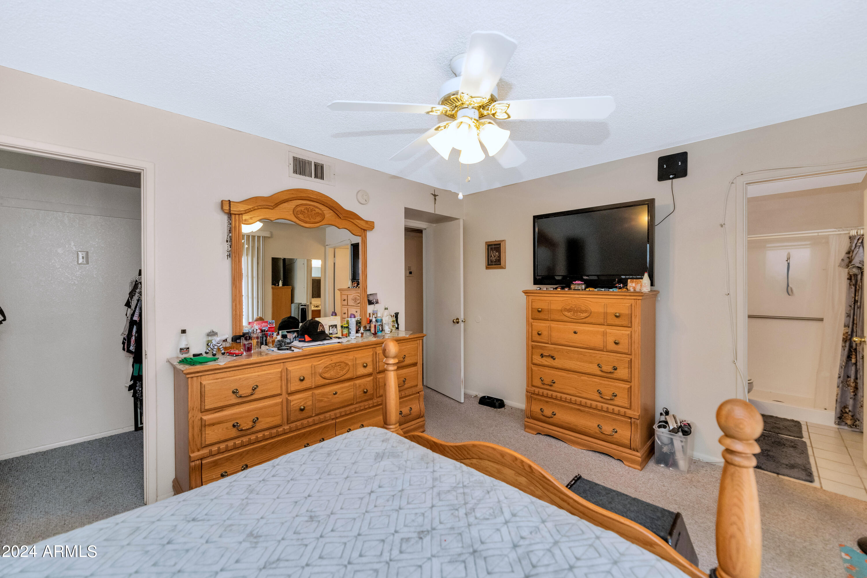 2328 E ISABELLA Avenue