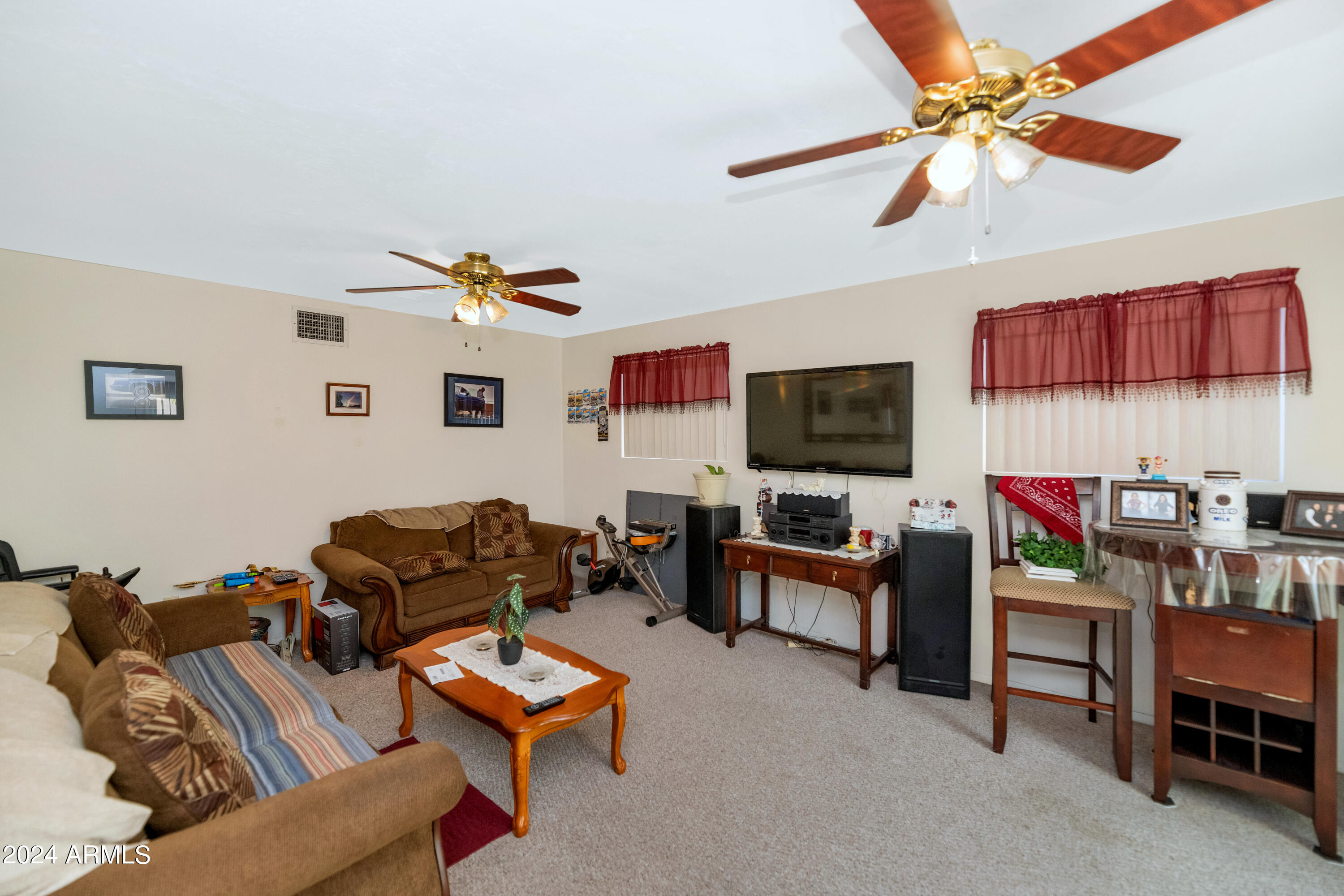 2328 E ISABELLA Avenue