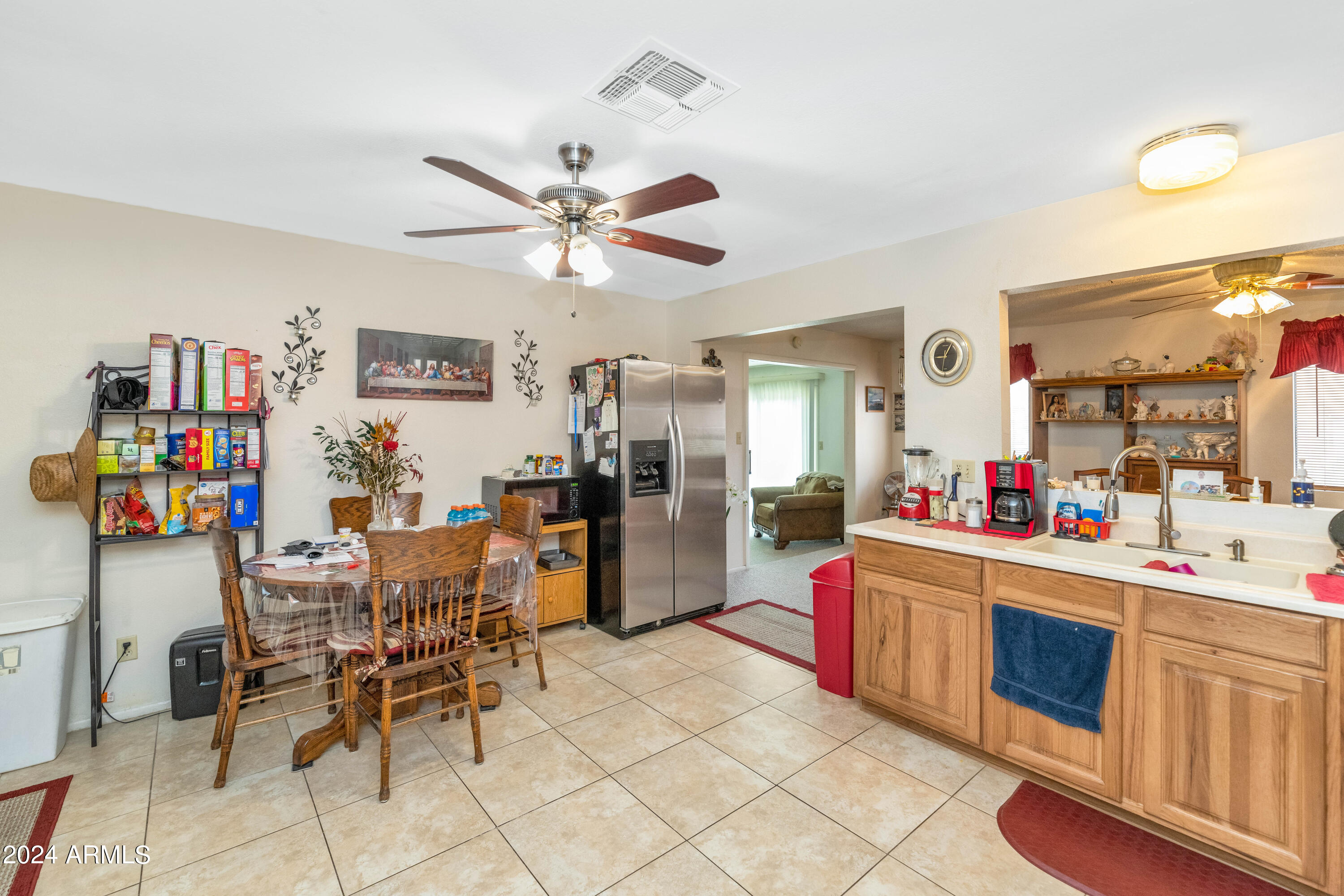 2328 E ISABELLA Avenue