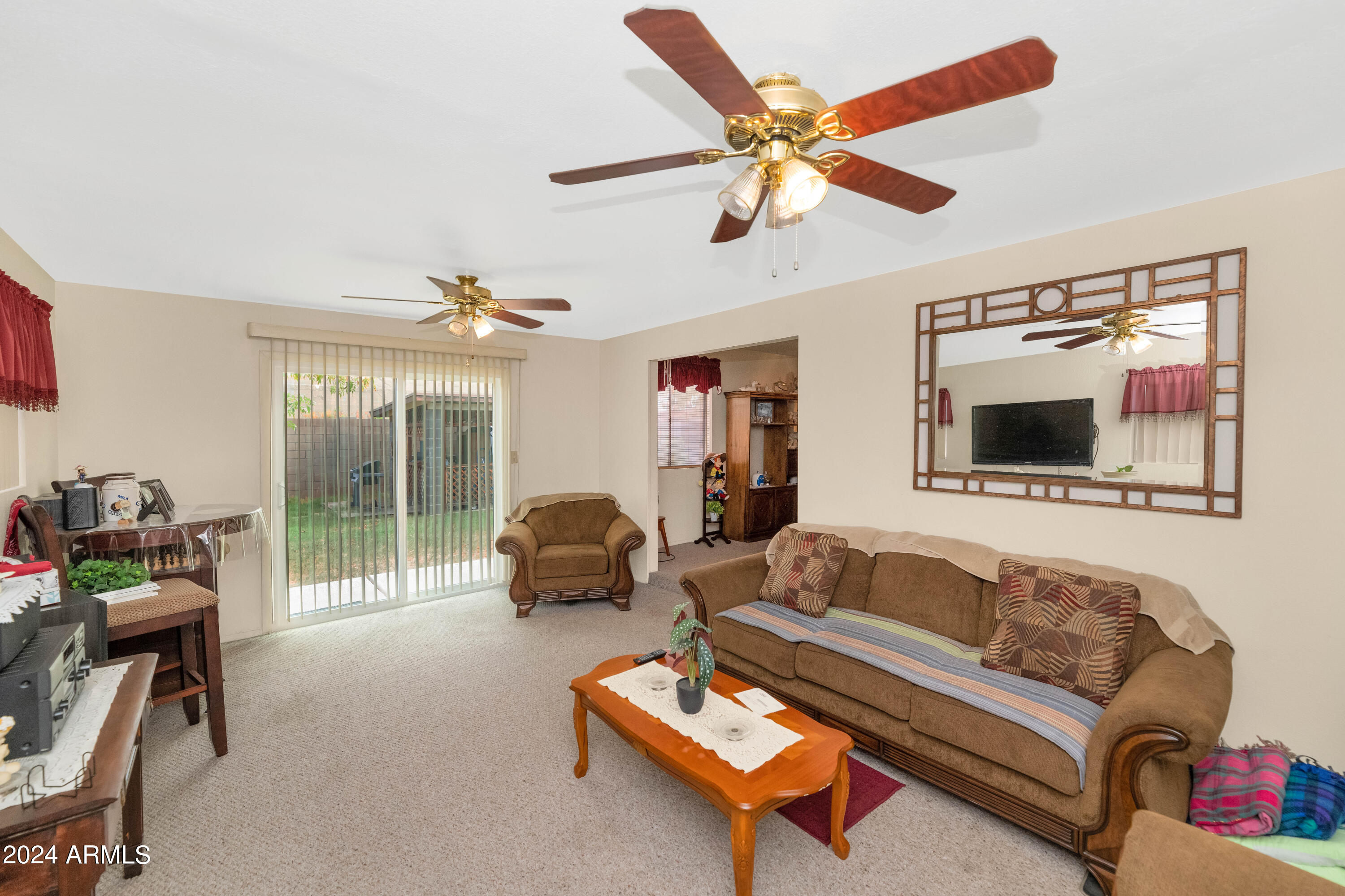 2328 E ISABELLA Avenue