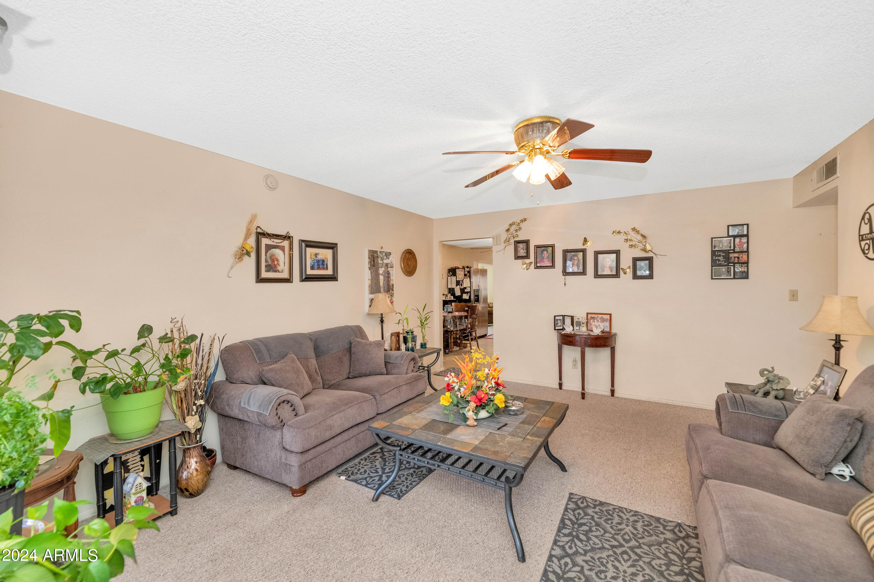 2328 E ISABELLA Avenue