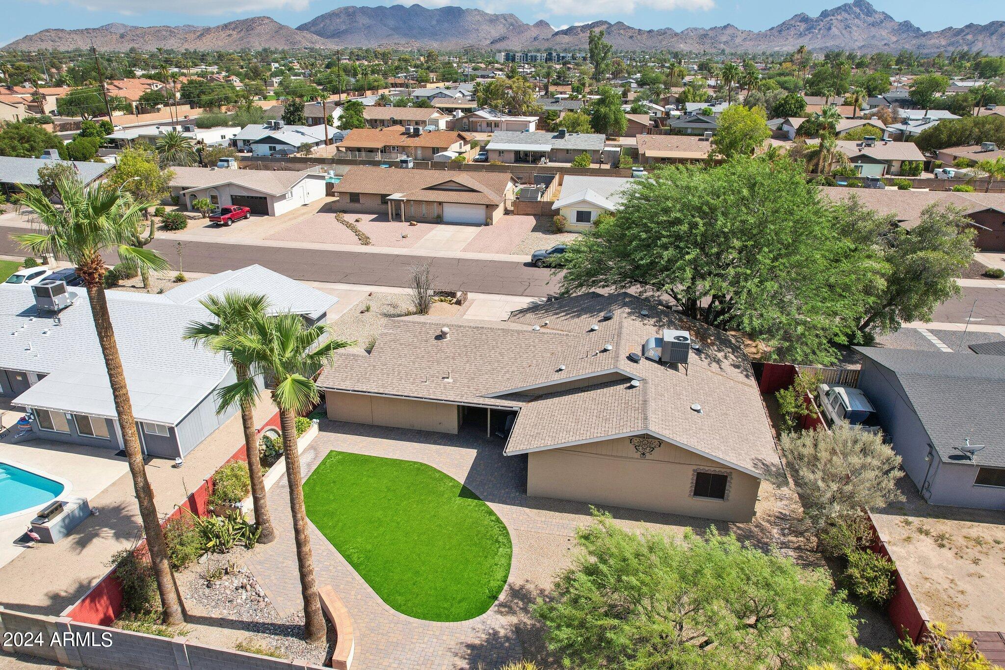 3116 E SIERRA Street