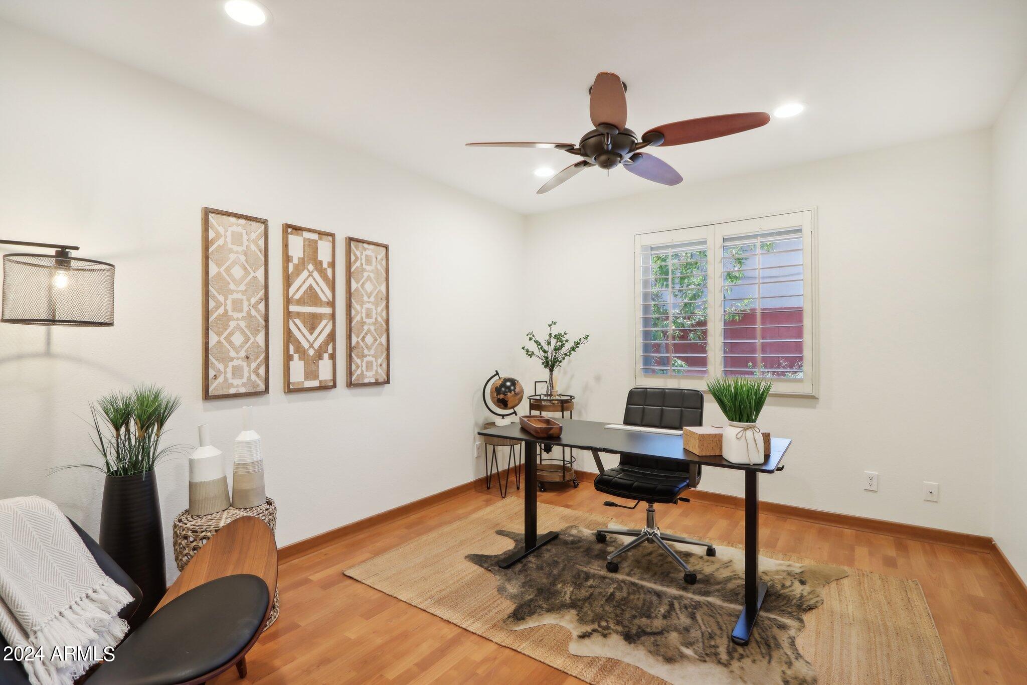 3116 E SIERRA Street