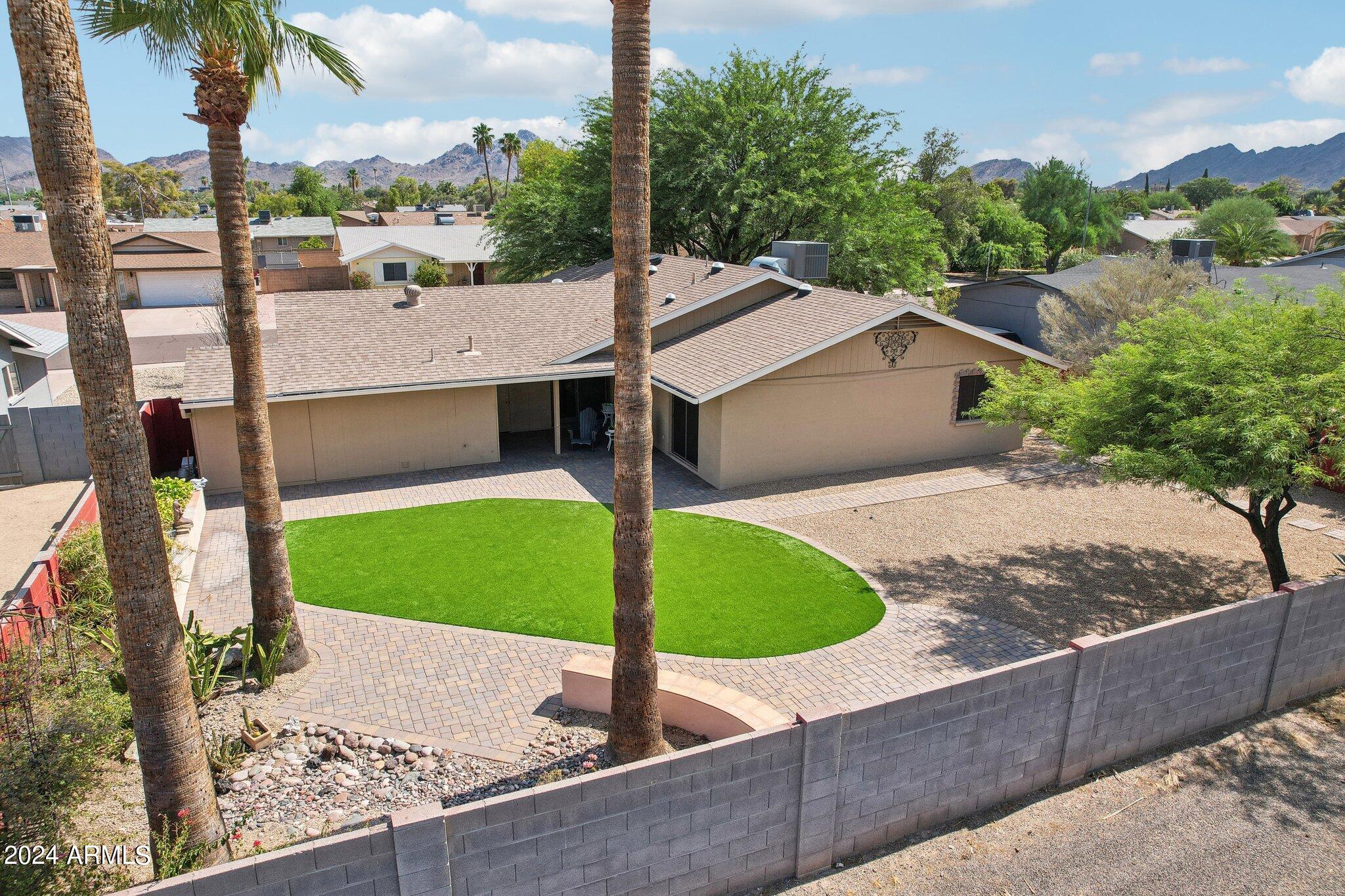 3116 E SIERRA Street