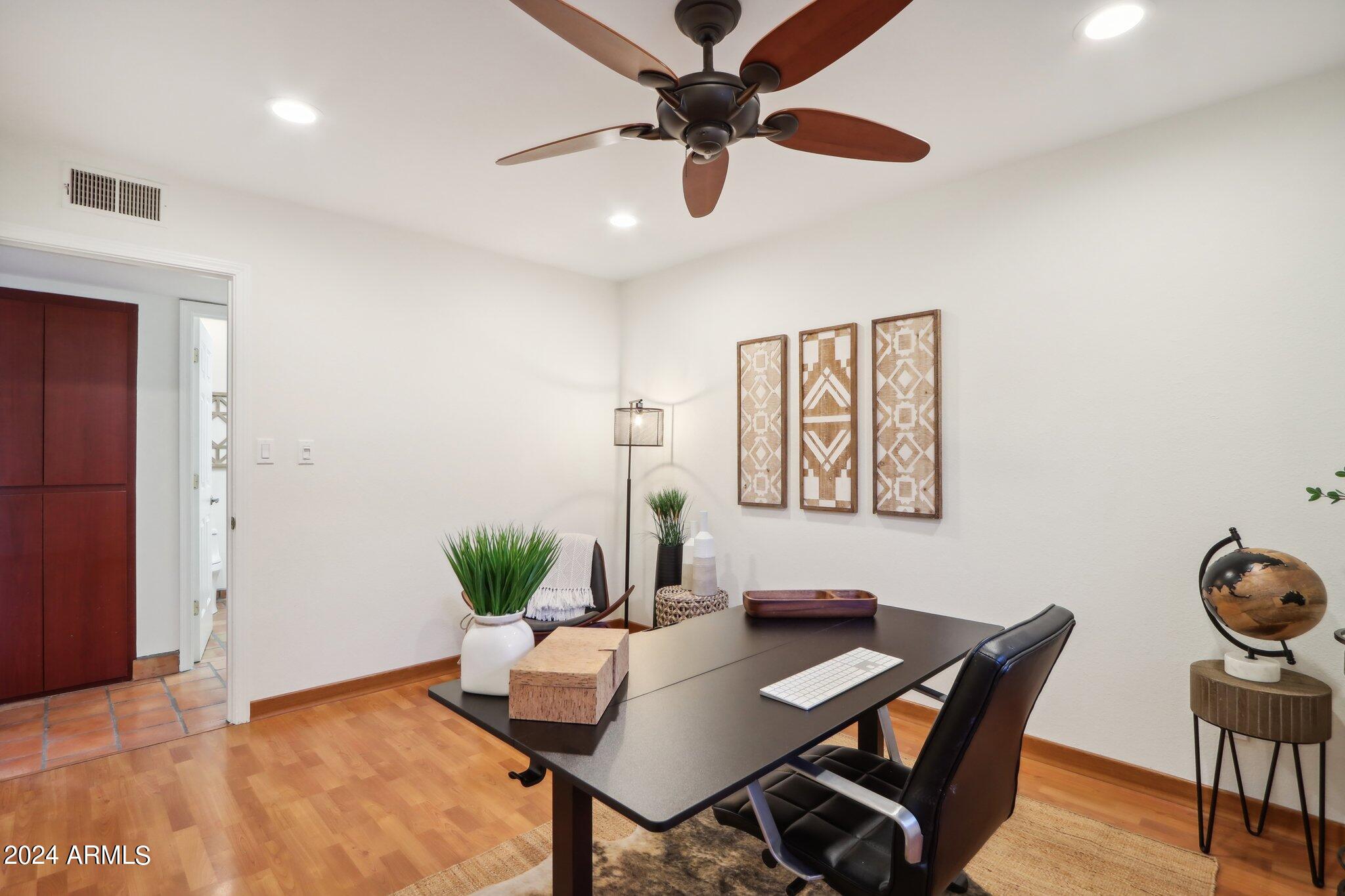 3116 E SIERRA Street