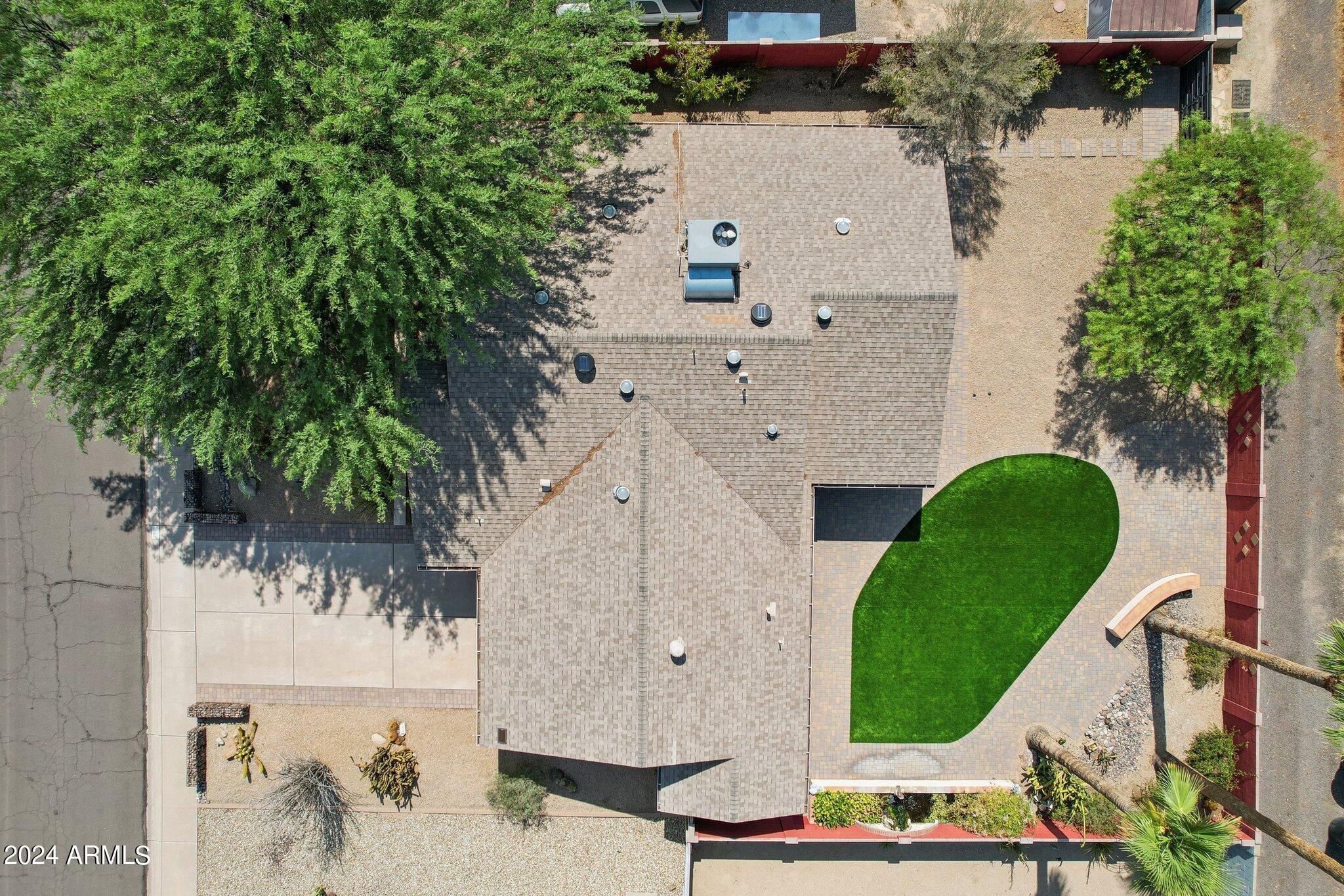 3116 E SIERRA Street