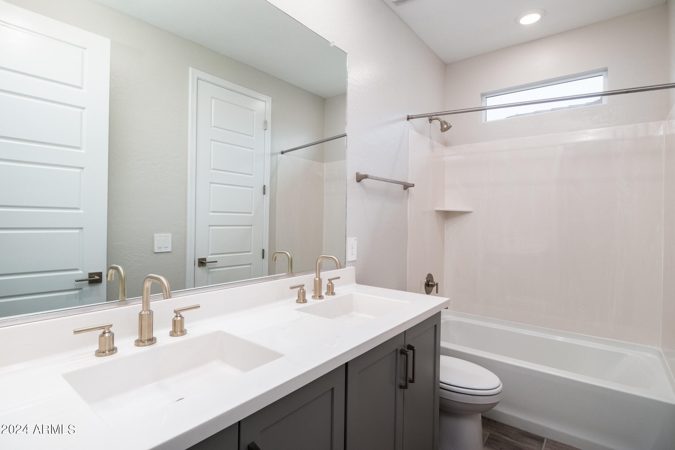 5128 E COOLBROOK Avenue