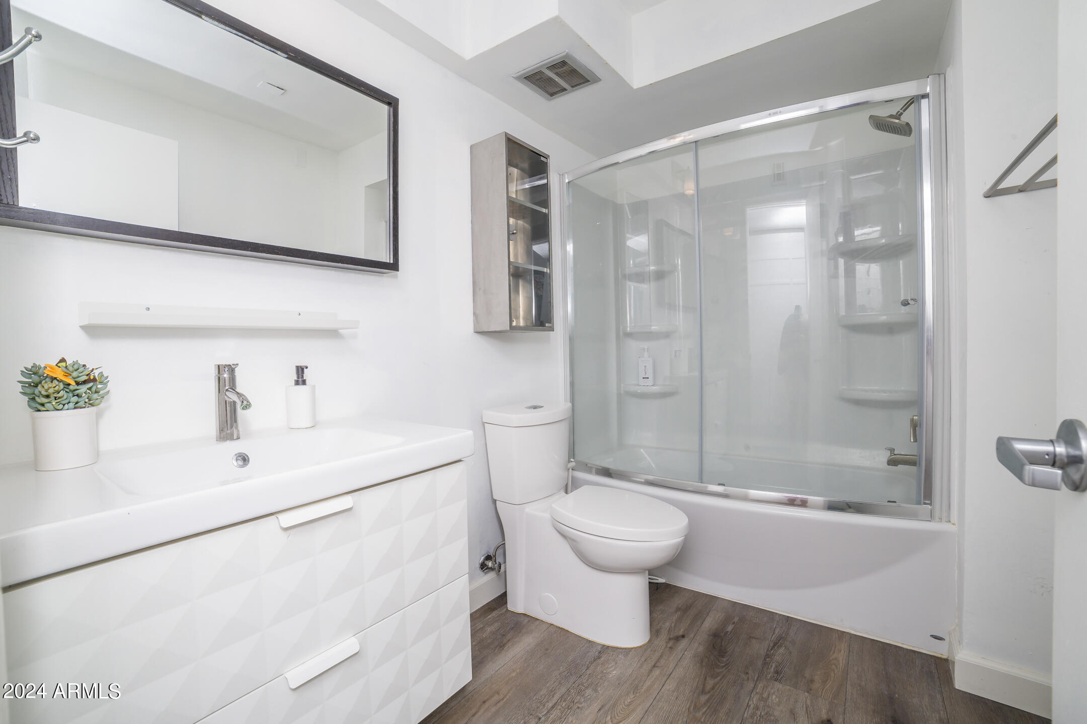 4327 N 28TH Street, 104