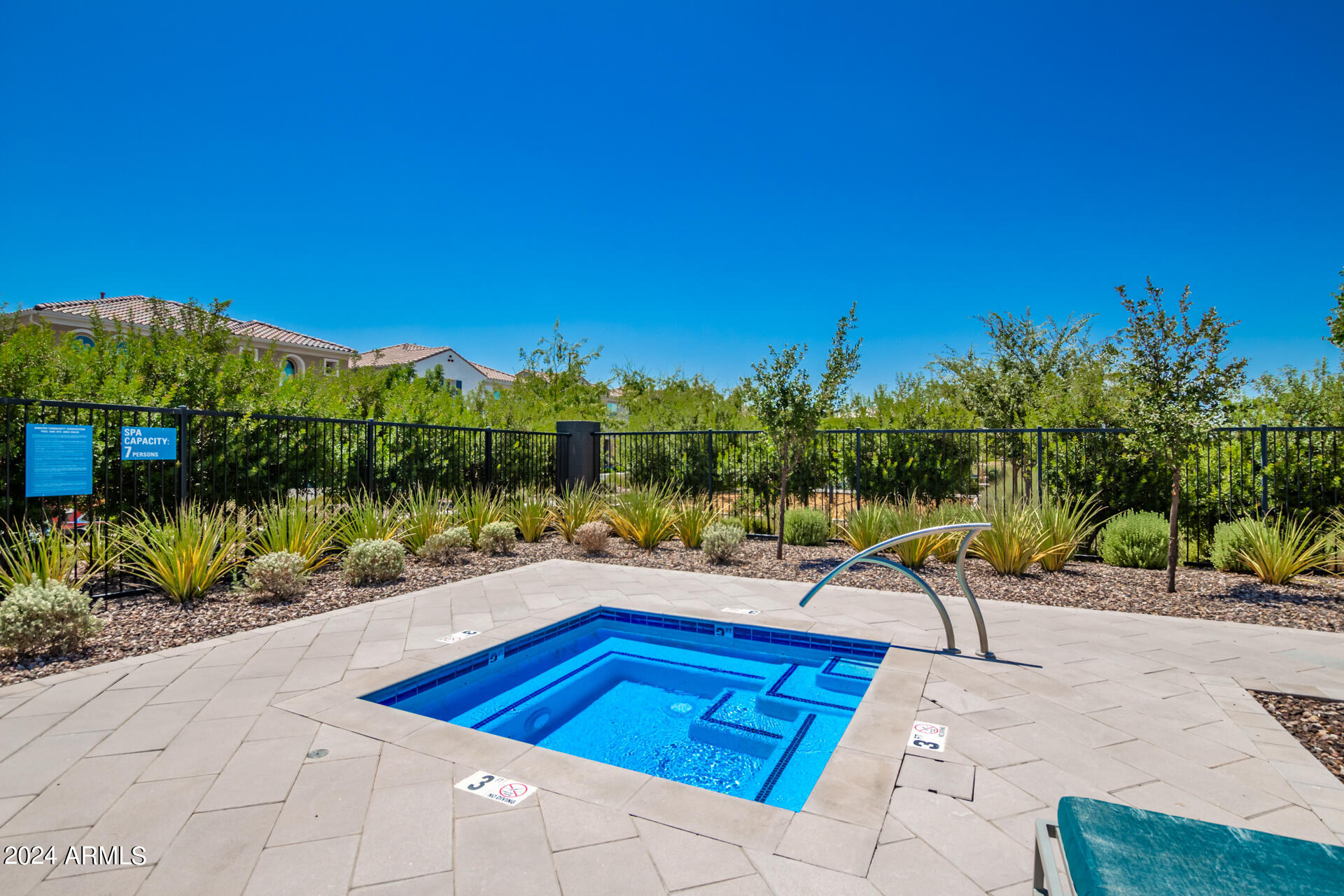 1132 E NEWLAND Drive