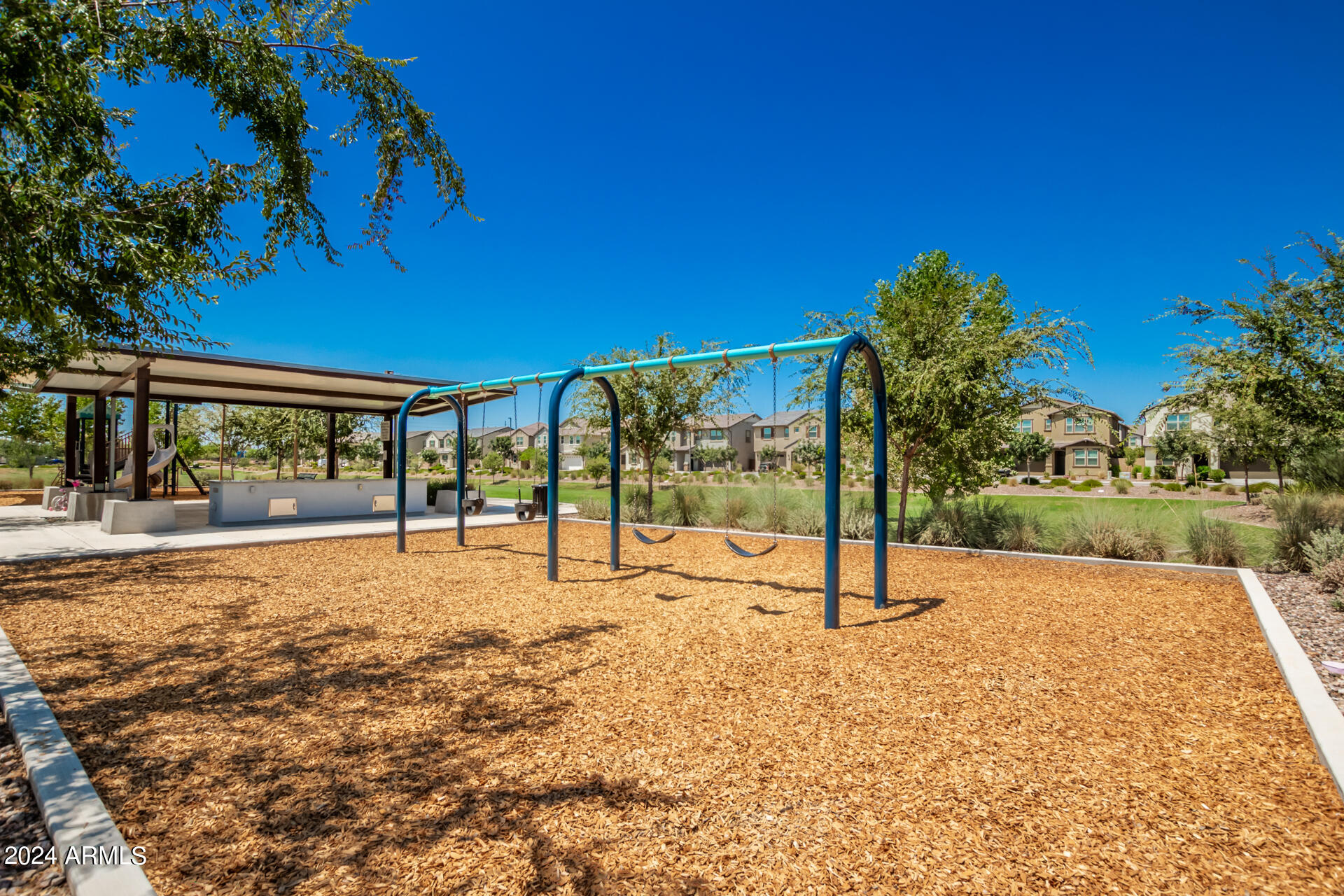 1132 E NEWLAND Drive