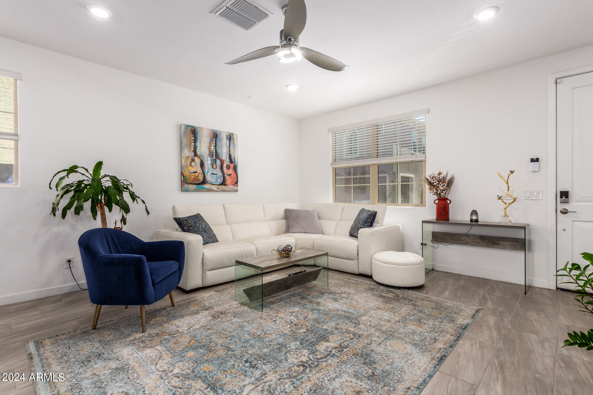 1132 E NEWLAND Drive