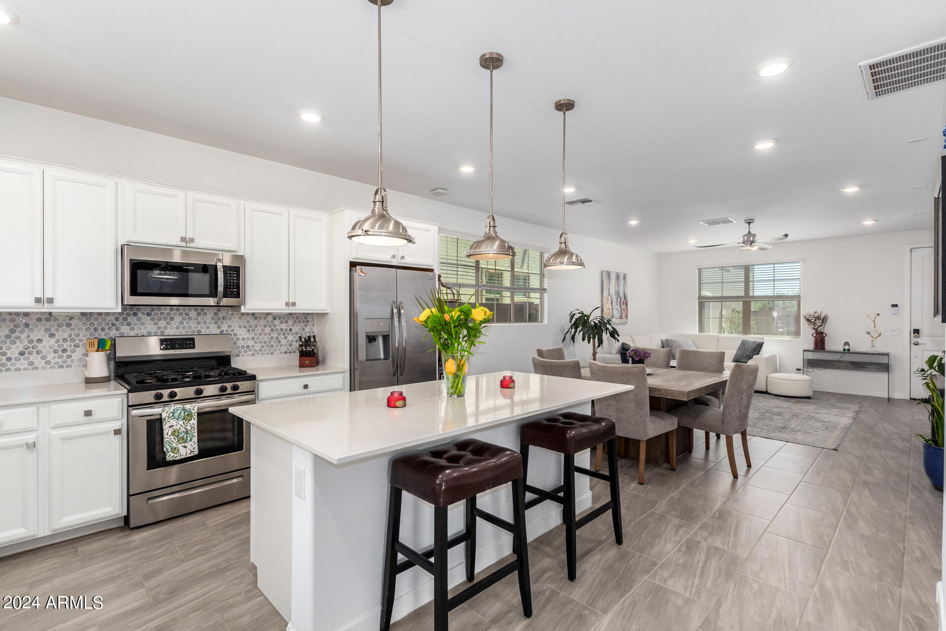 1132 E NEWLAND Drive