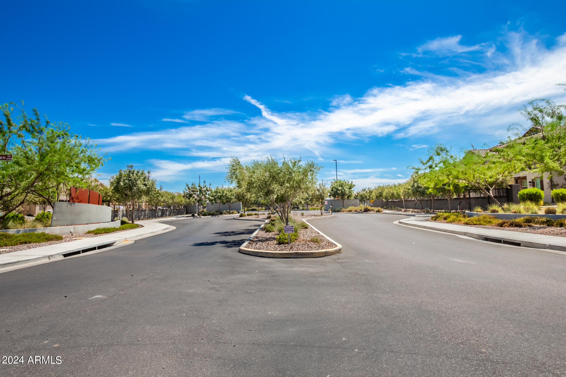 1132 E NEWLAND Drive