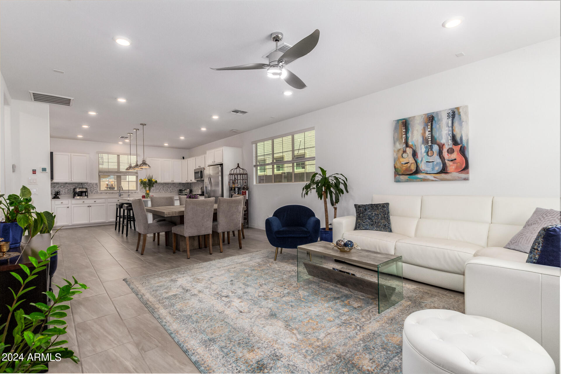 1132 E NEWLAND Drive