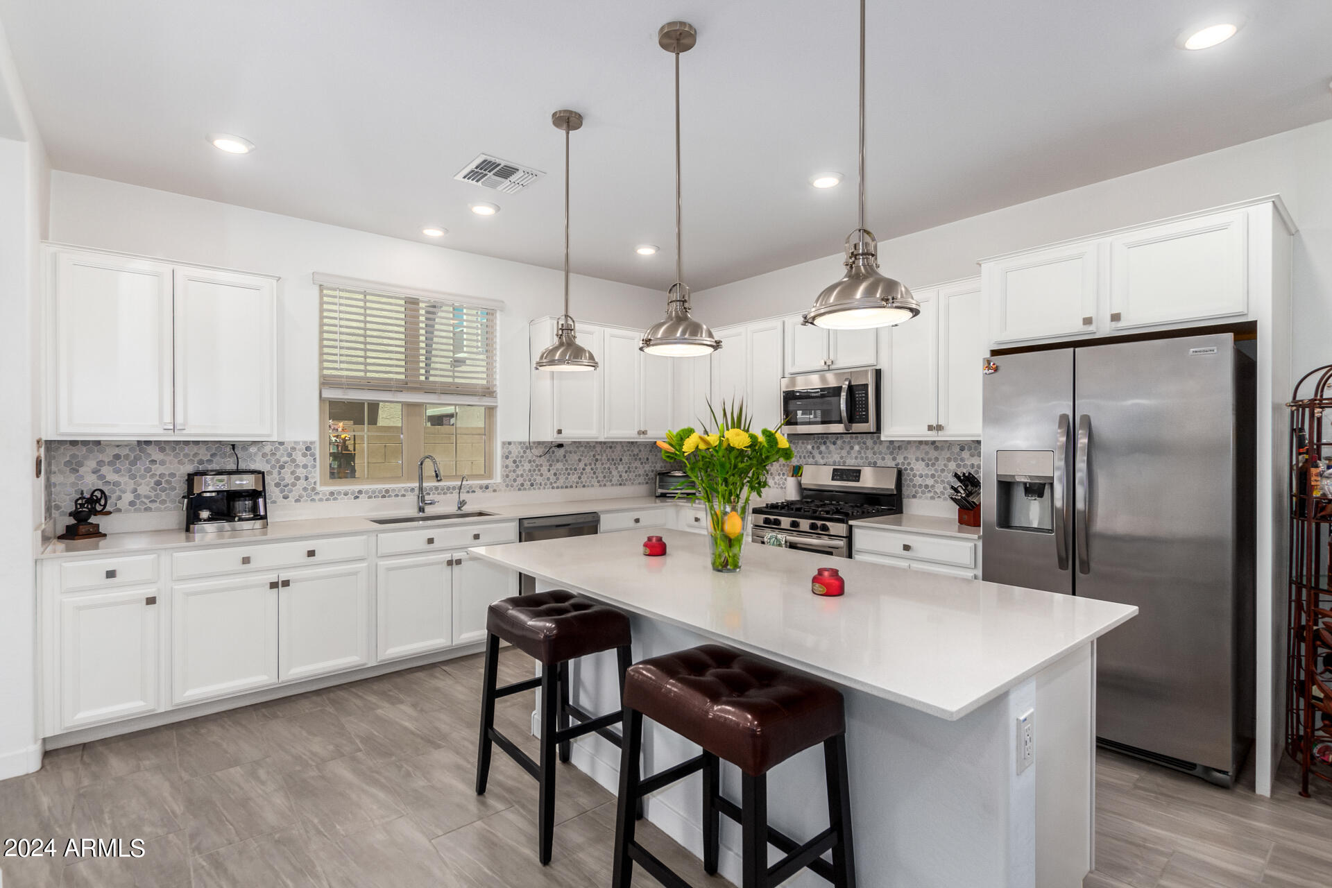 1132 E NEWLAND Drive