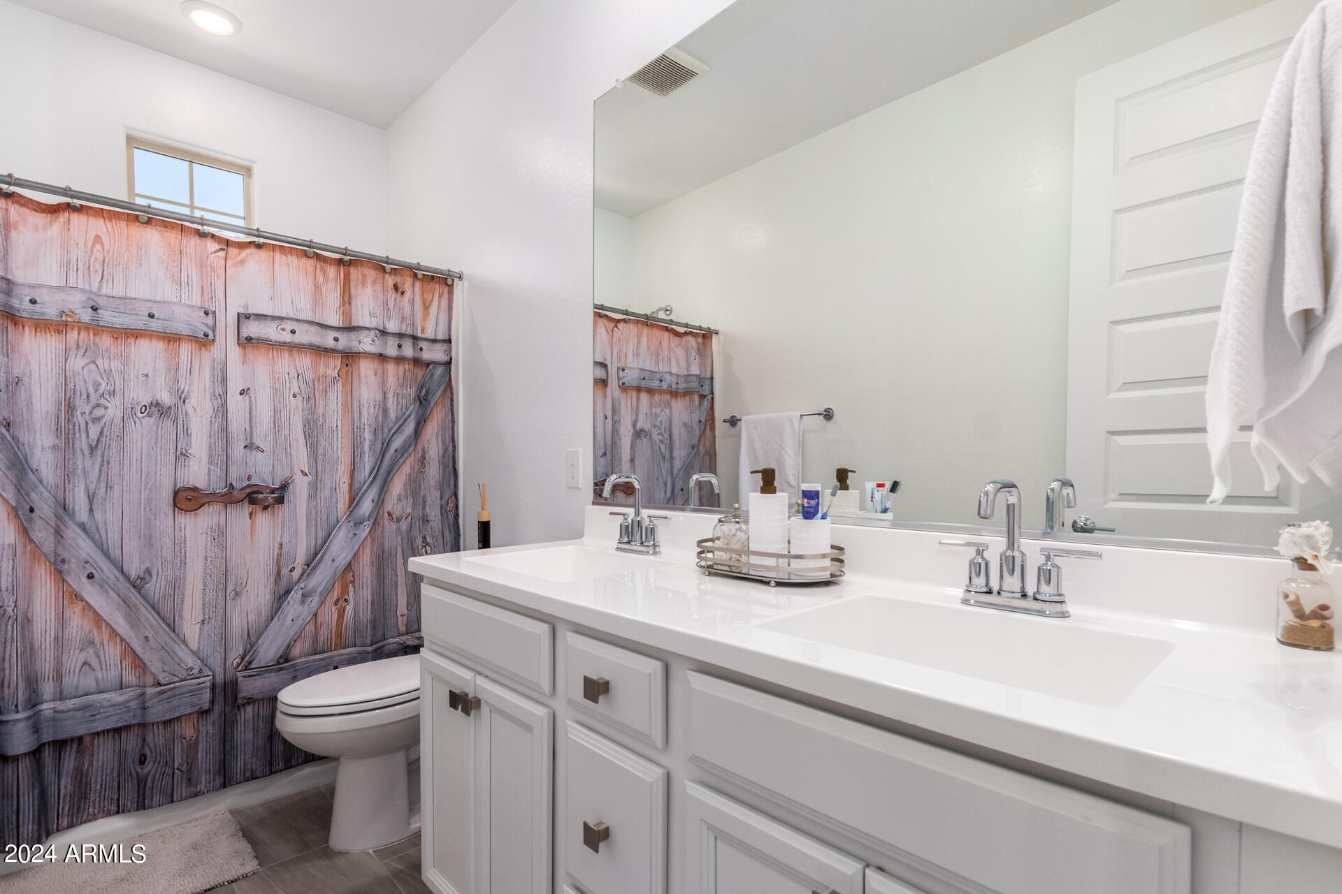 1132 E NEWLAND Drive