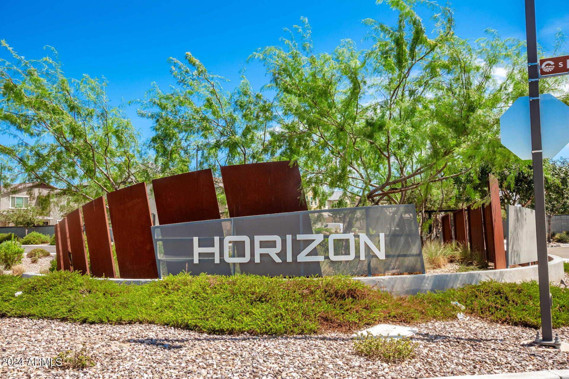 1132 E NEWLAND Drive