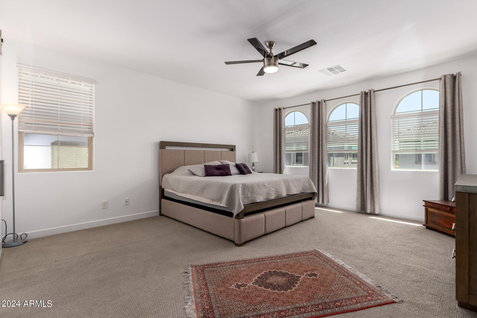 1132 E NEWLAND Drive