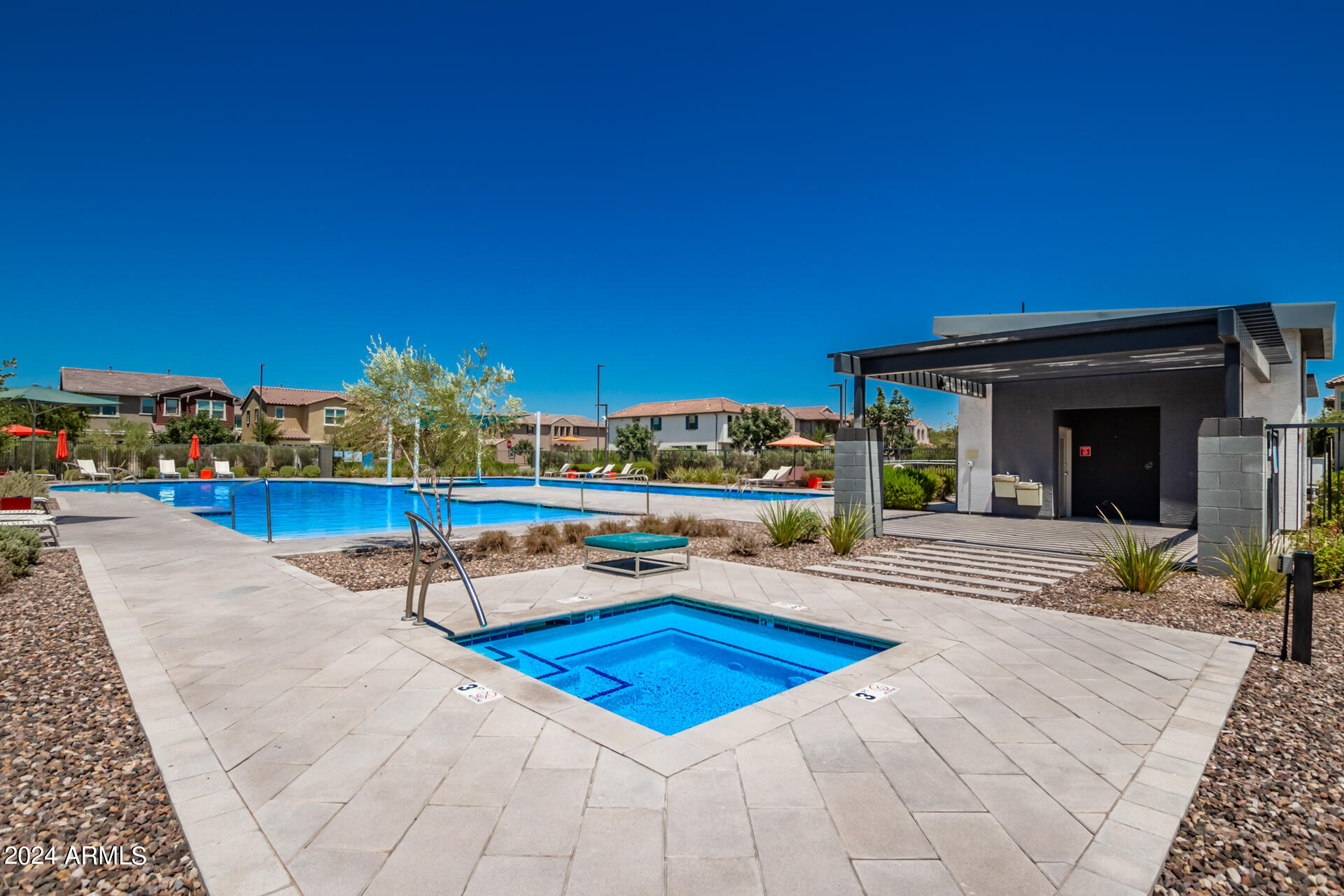 1132 E NEWLAND Drive