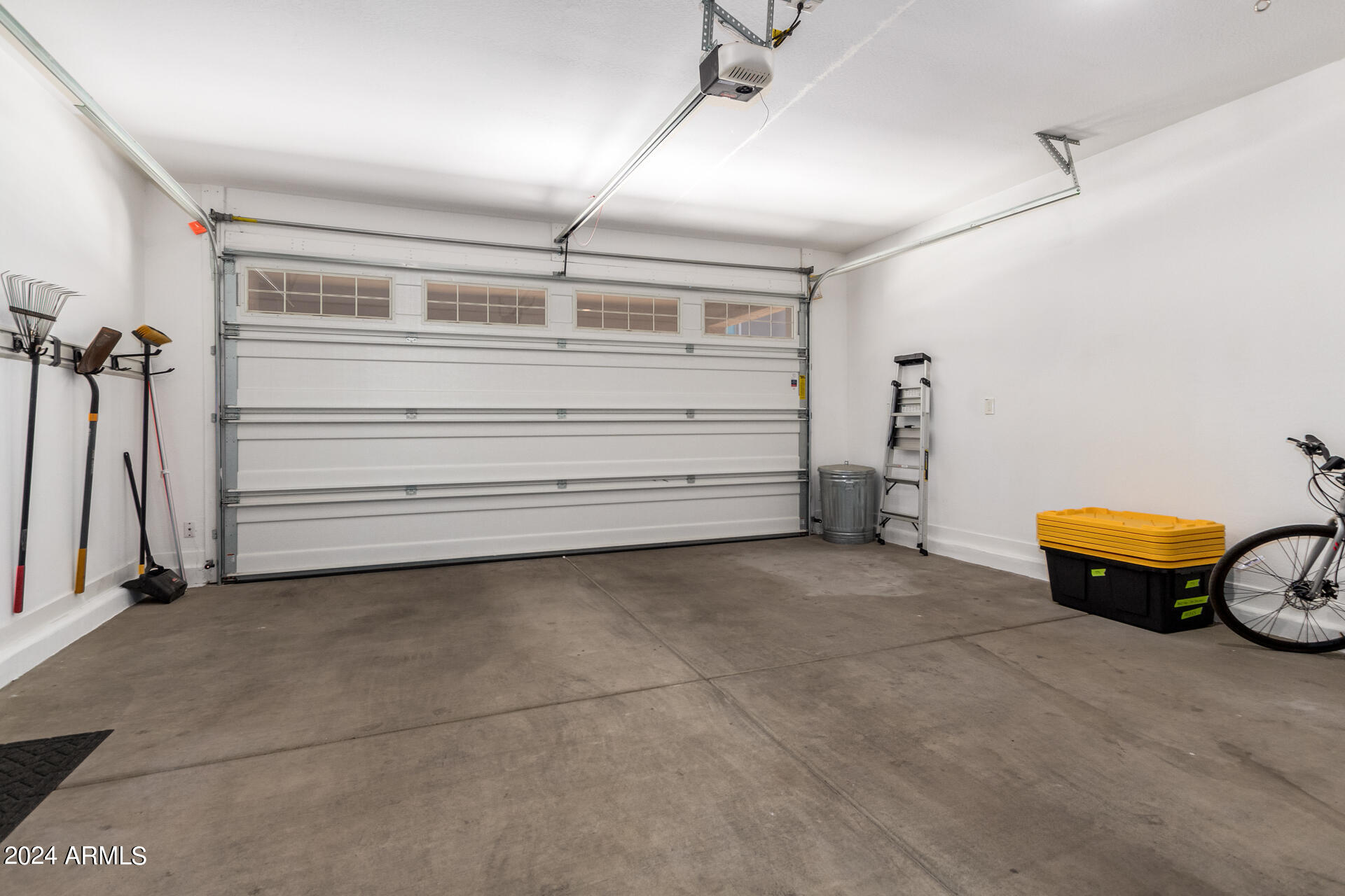 1132 E NEWLAND Drive