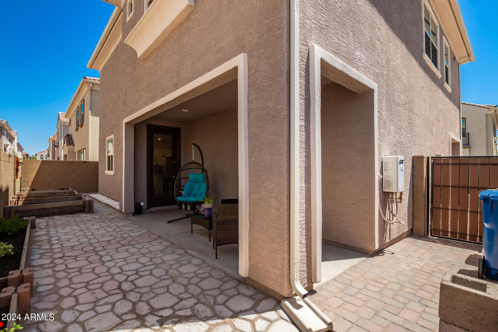 1132 E NEWLAND Drive