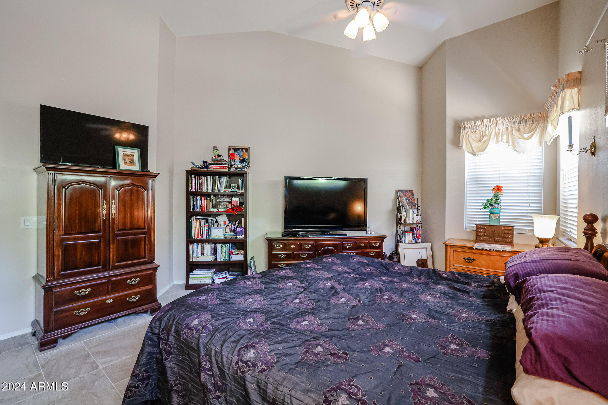 9222 W LONE CACTUS Drive