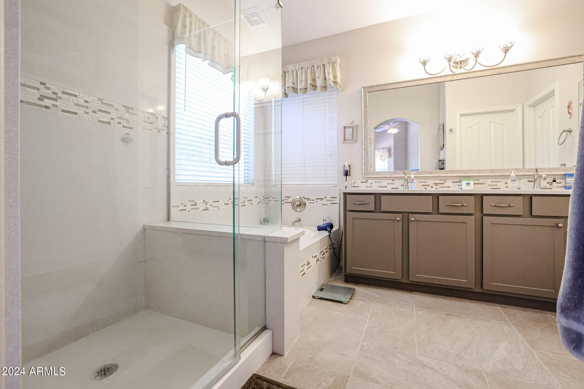 9222 W LONE CACTUS Drive