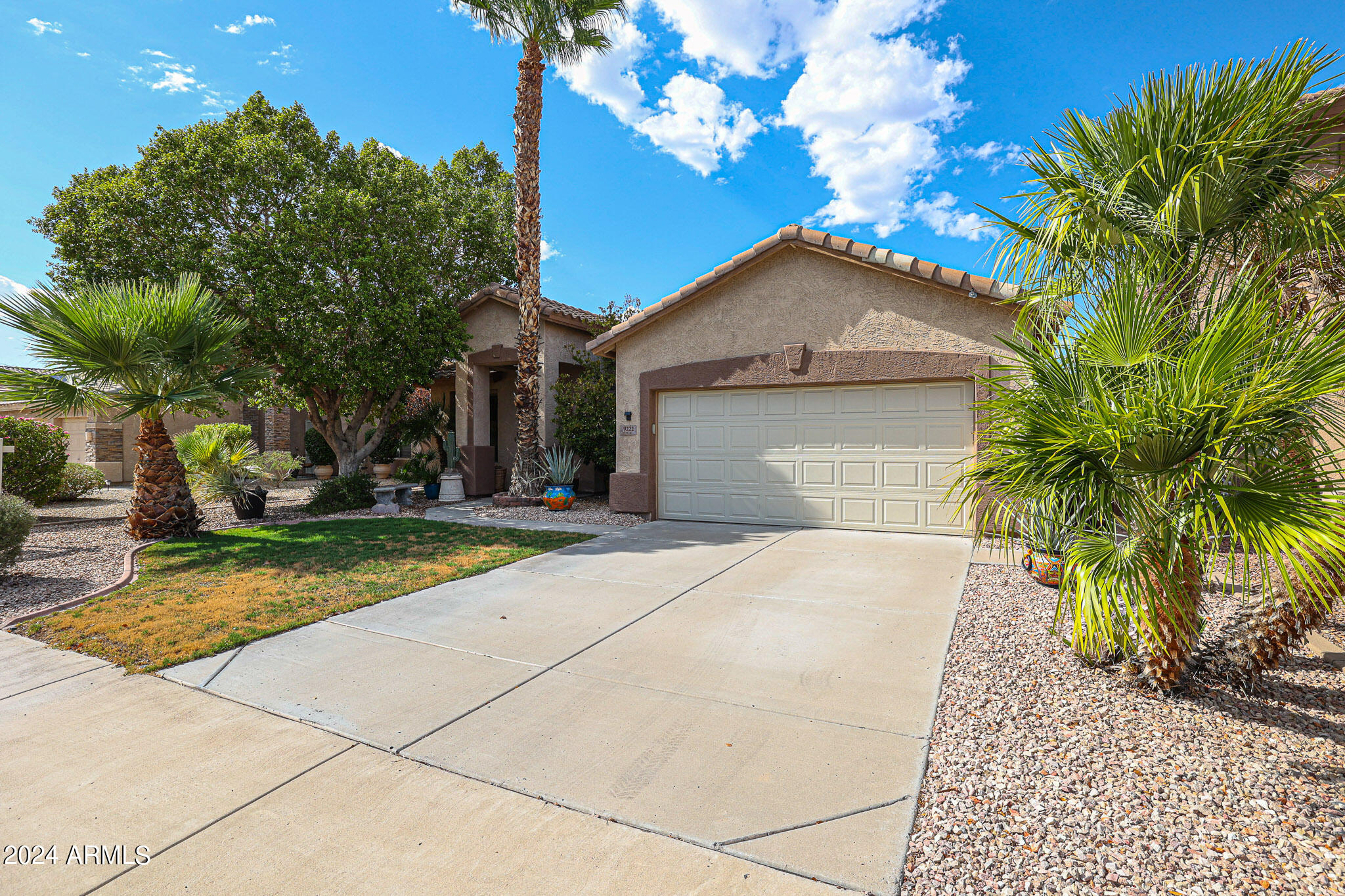 9222 W LONE CACTUS Drive