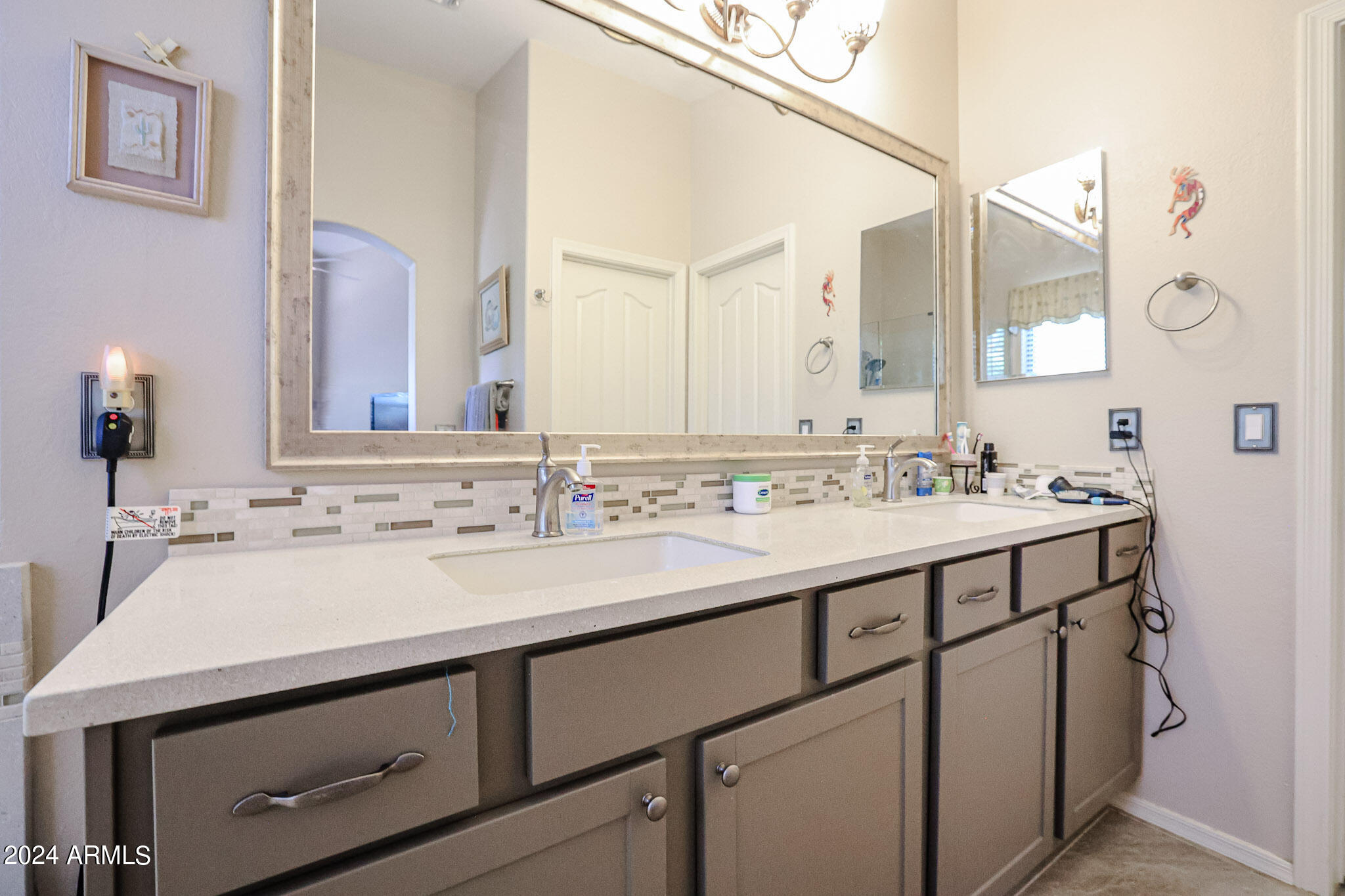 9222 W LONE CACTUS Drive