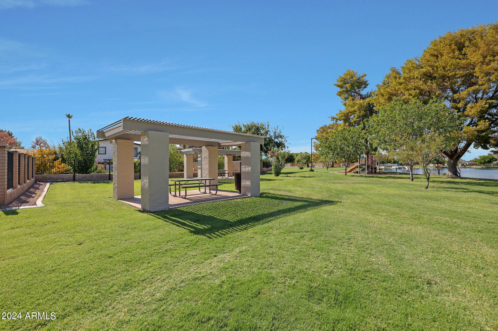 2546 W Jacinto Circle