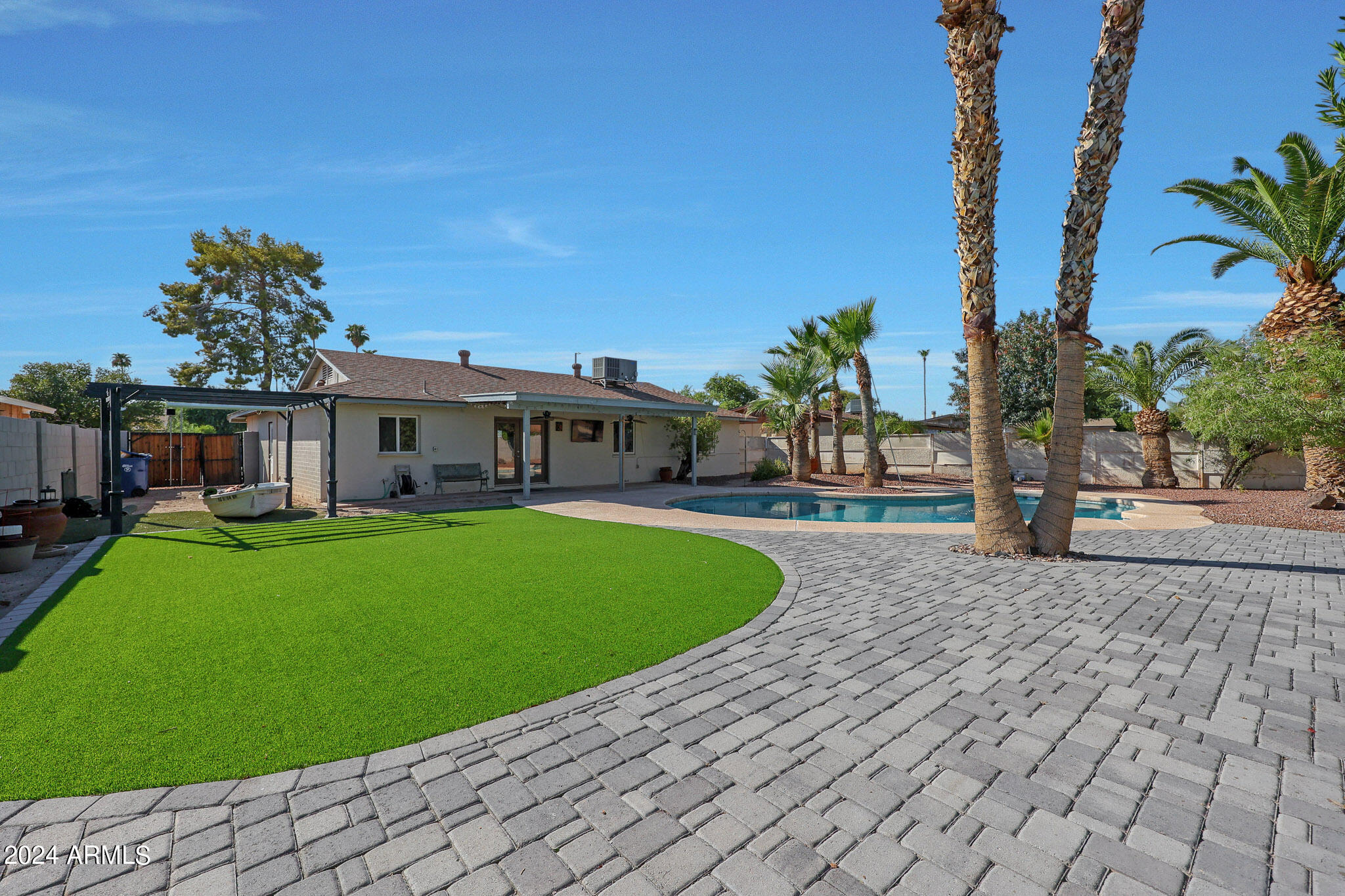 2546 W Jacinto Circle