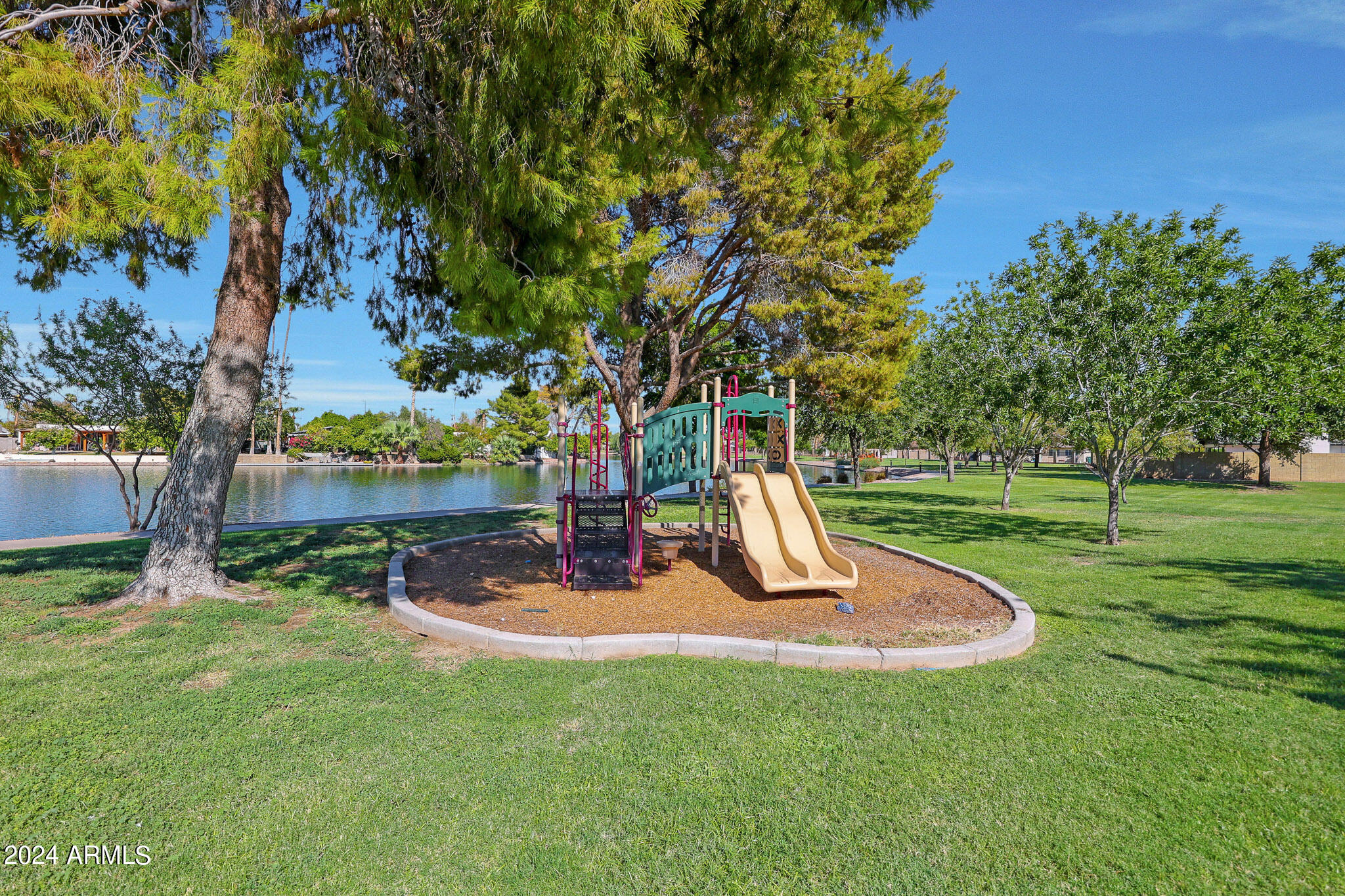 2546 W Jacinto Circle