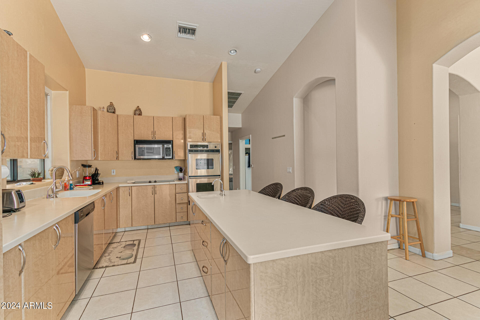 2321 W DESERT HILLS Drive